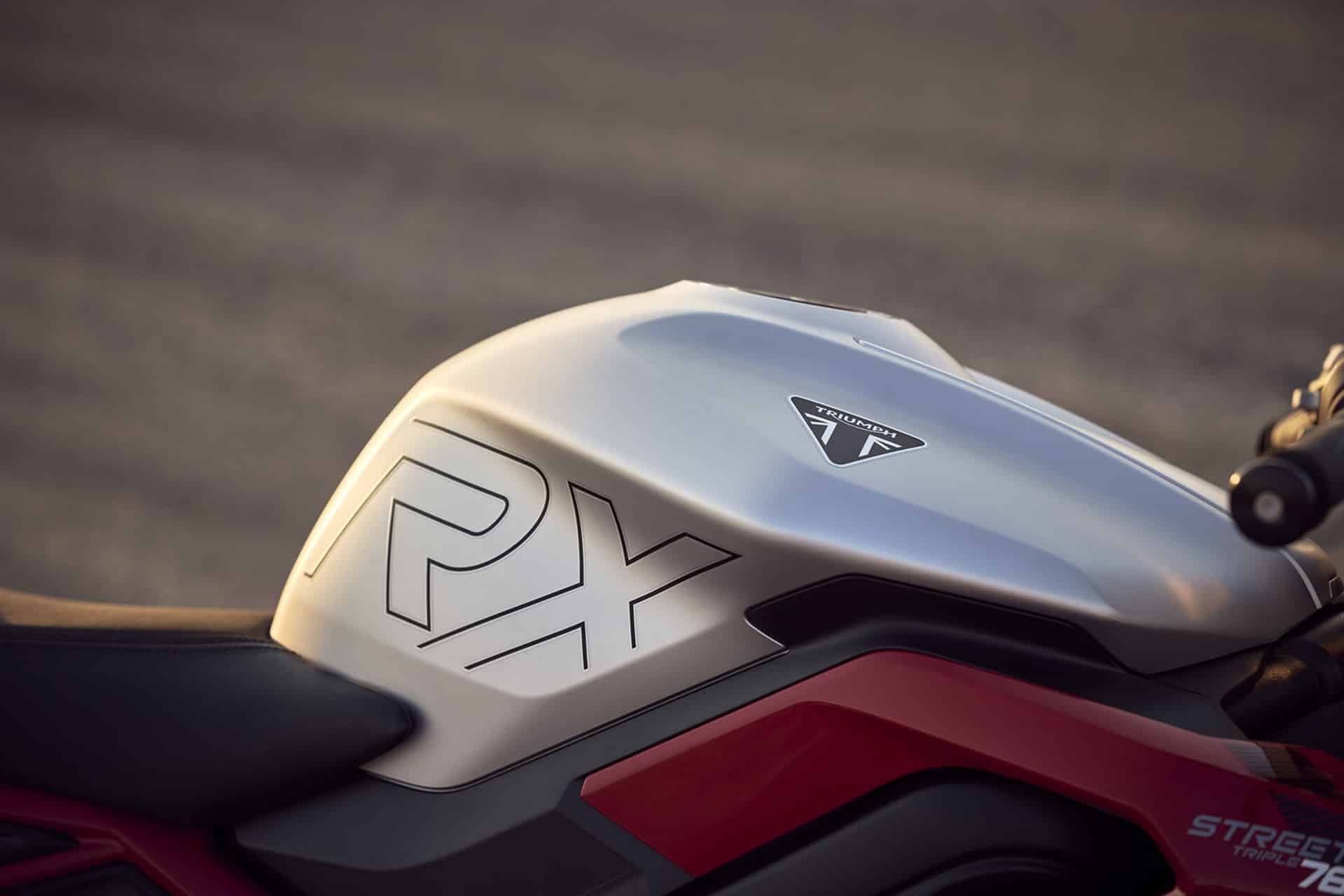 Triumph presenta las nuevas ediciones limitadas Street Triple 765 RX y Street Triple Moto2 2026