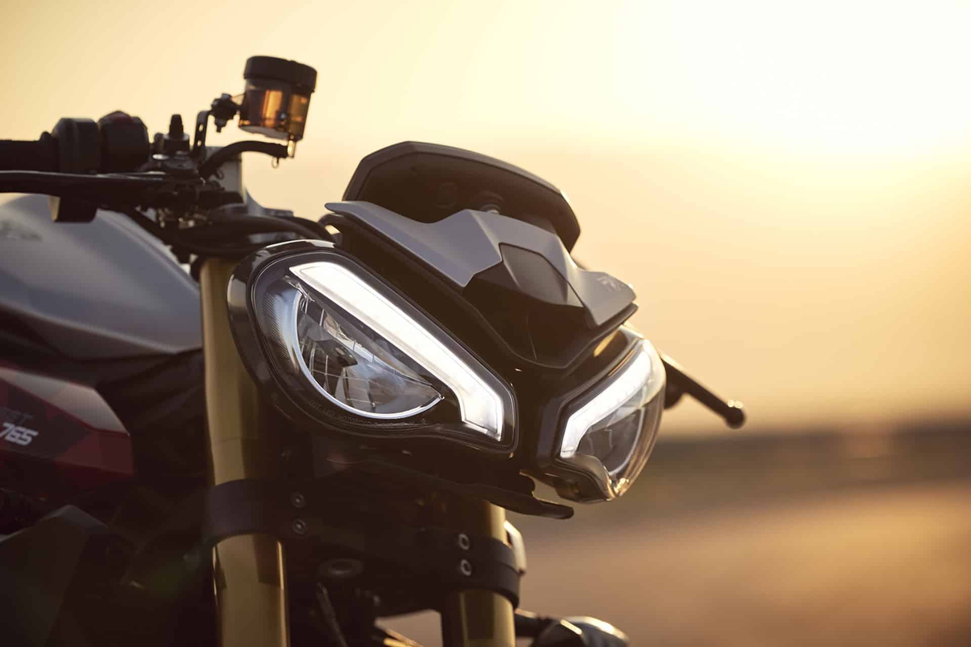 Triumph presenta las nuevas ediciones limitadas Street Triple 765 RX y Street Triple Moto2 2026