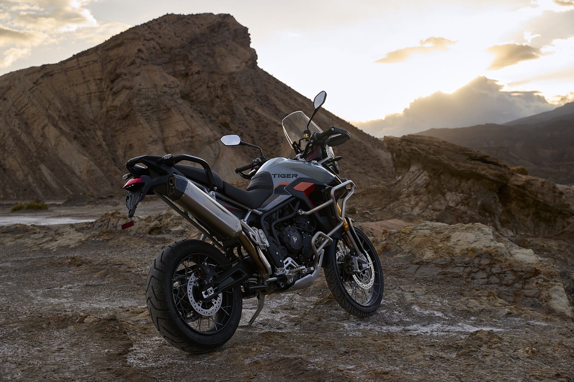 Nuevas series especiales Tiger 900 Desert y Alpine Edition: inspiradas en las aventuras más épicas
