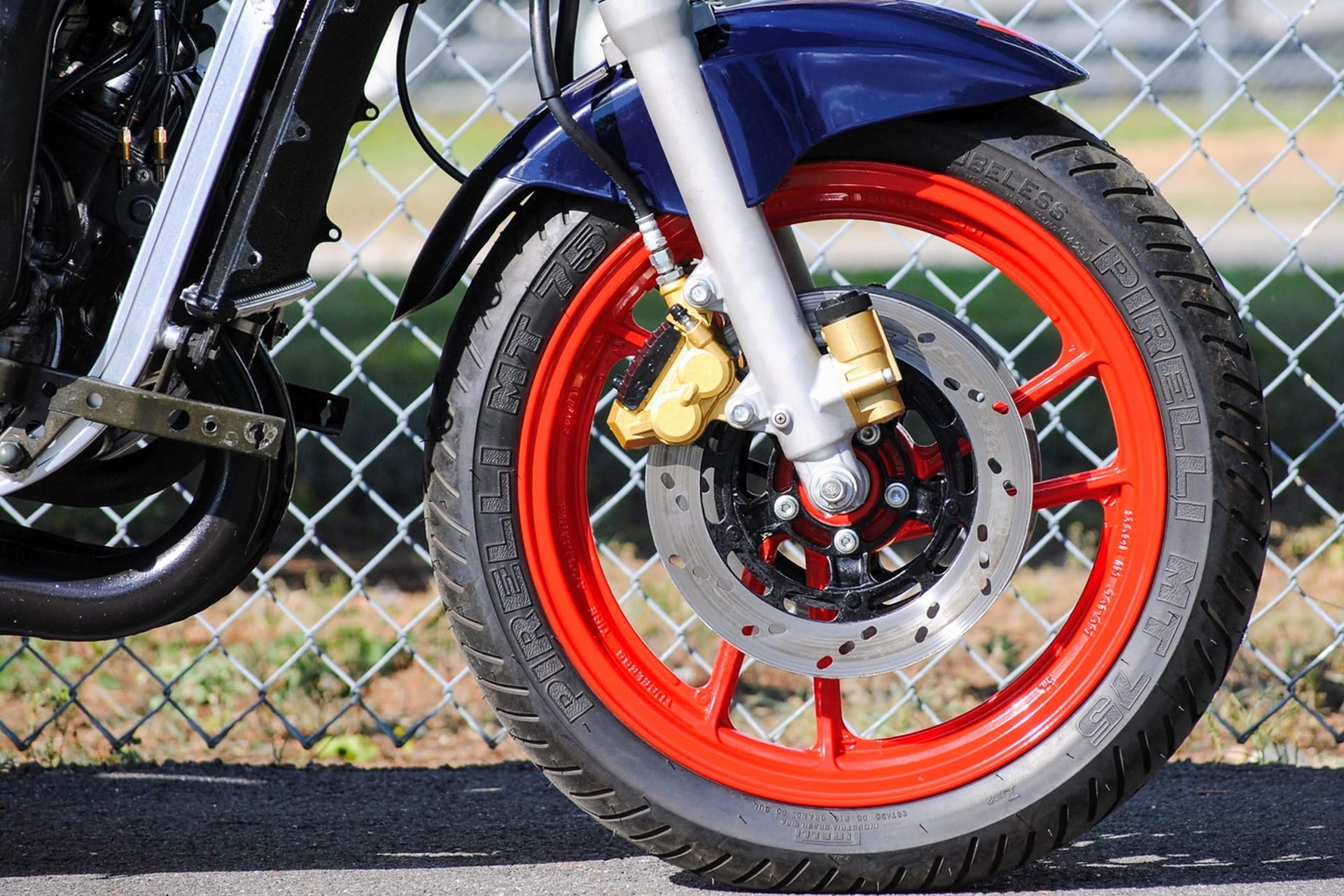 Motos de ensueño a la venta: Suzuki RG400 Walter Wolf de 1985