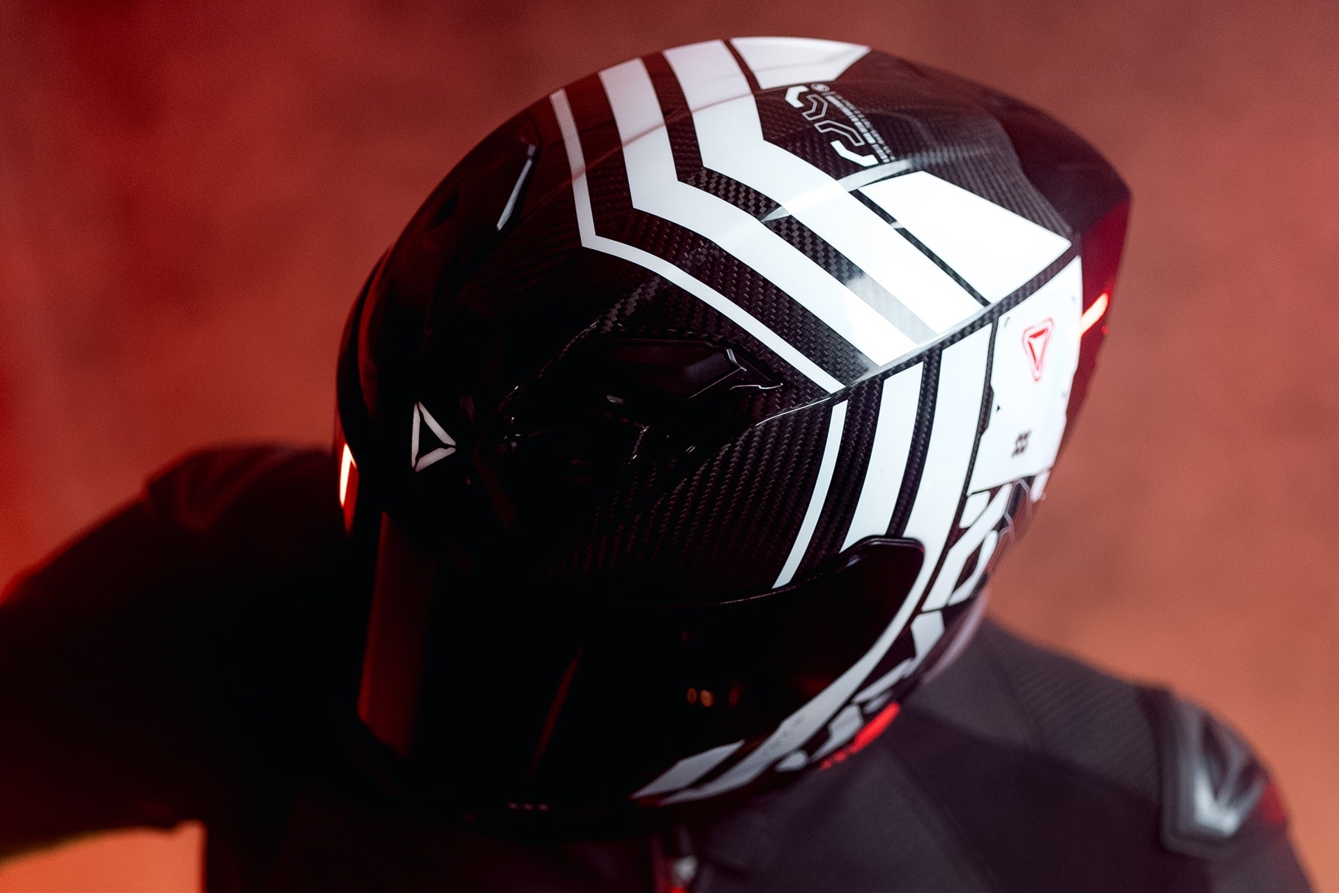 Ultraviolette da a conocer su gama 2026 con las nuevas X-47 Crossover, Tesseract, Shockwave y F99