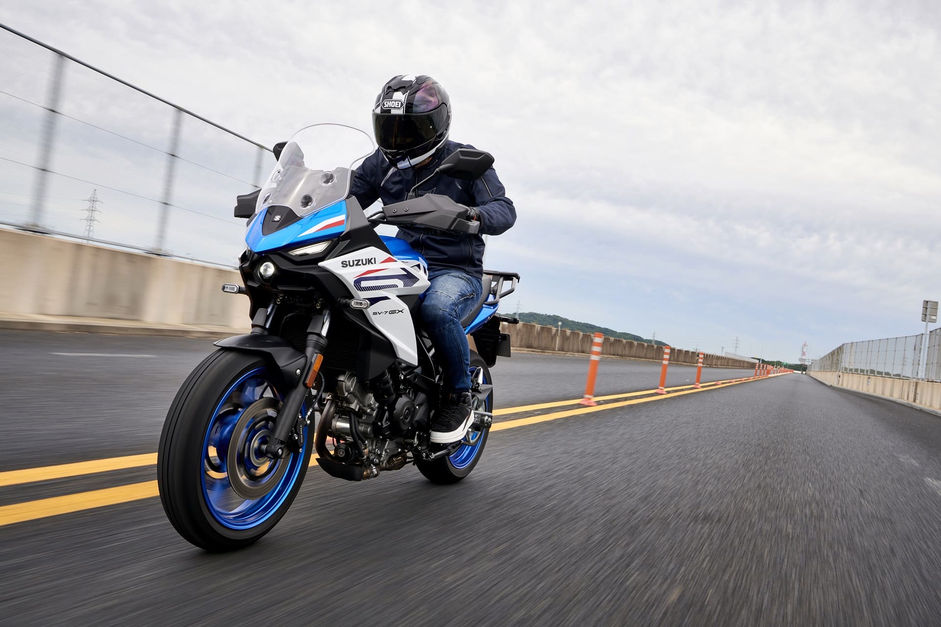 Nueva SV-7GX 2026: Suzuki aterriza en el segmento medio crossover
