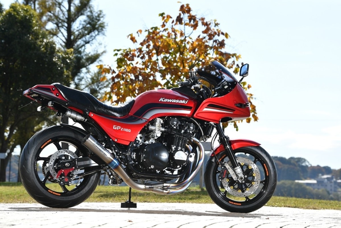 La relación entre AC Sanctuary y las icónicas siglas GPZ de Kawasaki es legendaria. Su última creación sobre la plataforma del venerado modelo de Akashi, la nueva RCM-643, es un verdadero órdago a la exquisitez técnica sin renunciar al toque pasional al que el preparador japonés nos tiene acostumbrados.