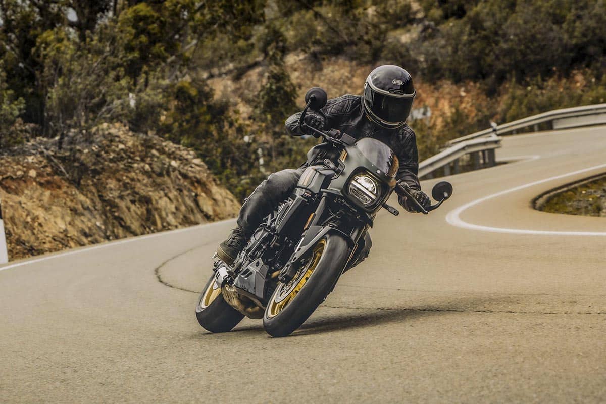 Qué trama Suzuki con su nueva SV-7GX? ¿Vuelve la mítica SV?