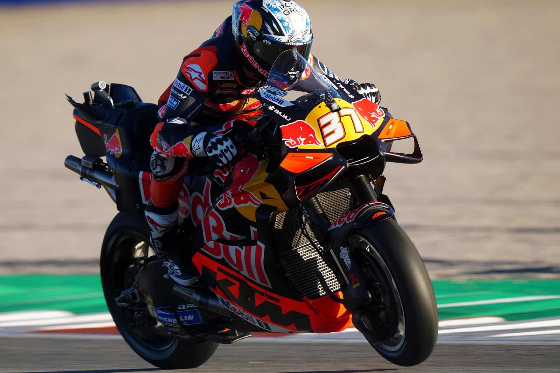 Acosta fue el mejor piloto de KTM con Viñales muy cerca