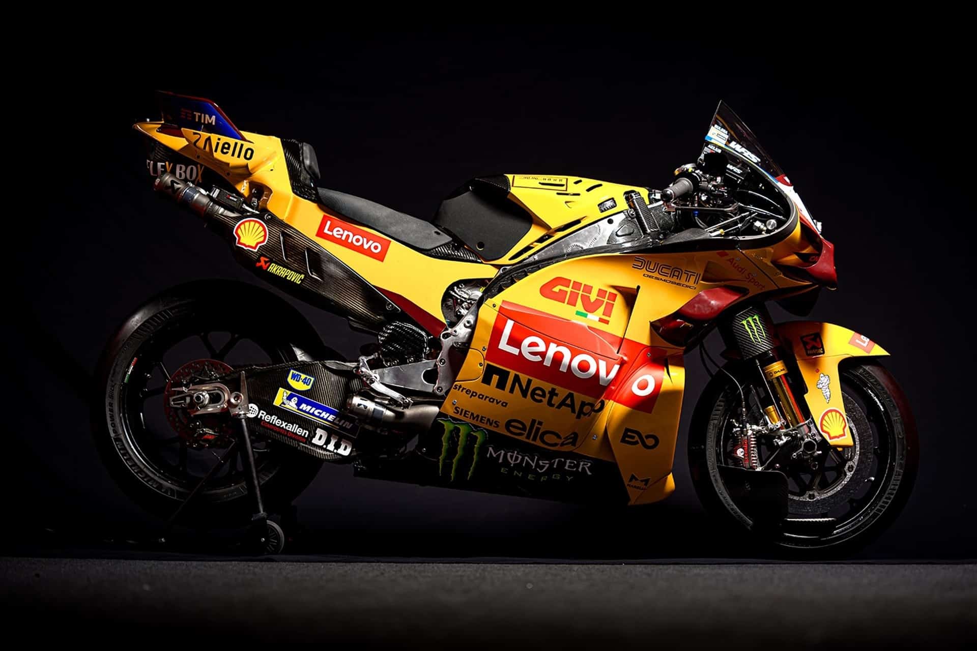 La Desmosedici GP se viste de historia en los test de MotoGP en Valencia