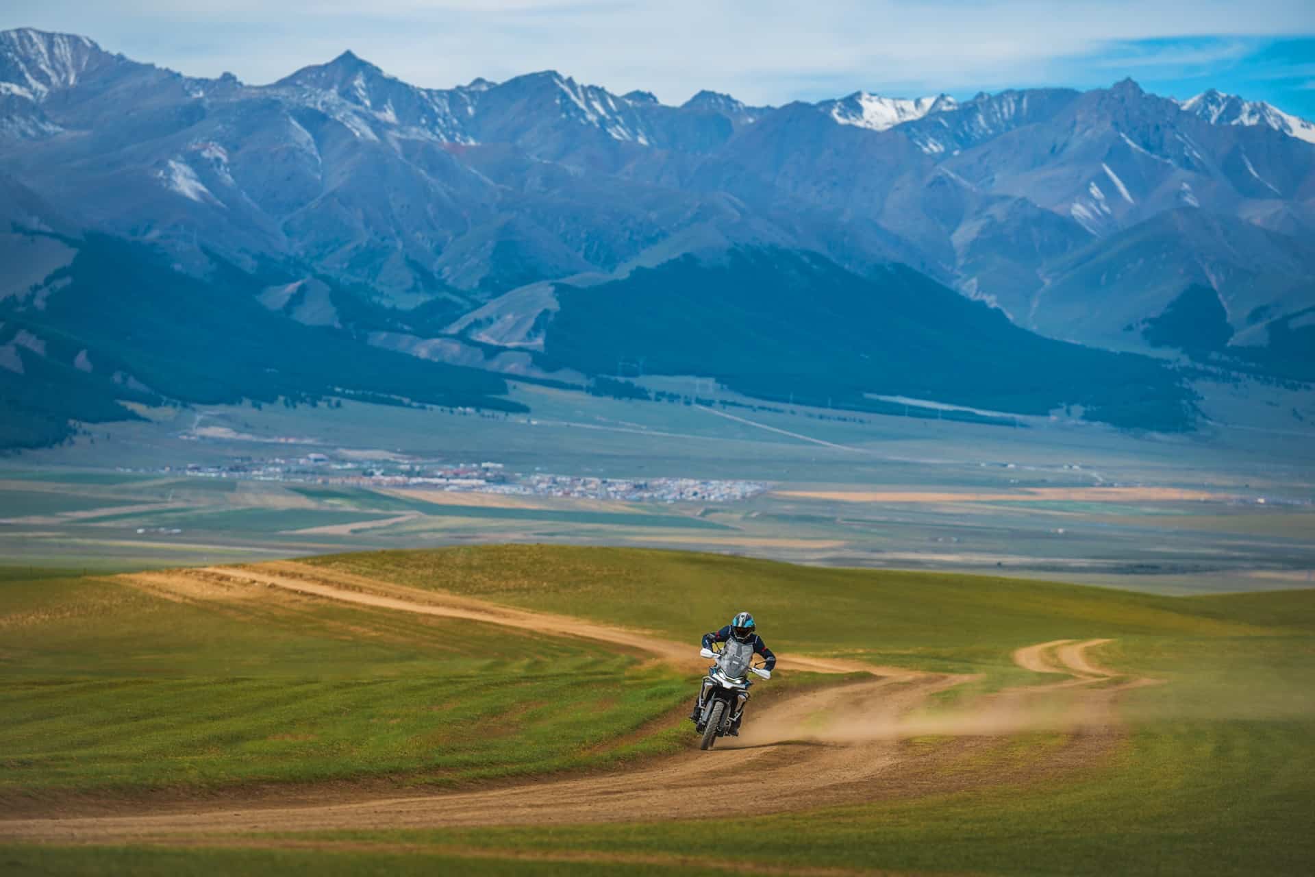 CFMoto 700MT 2026
