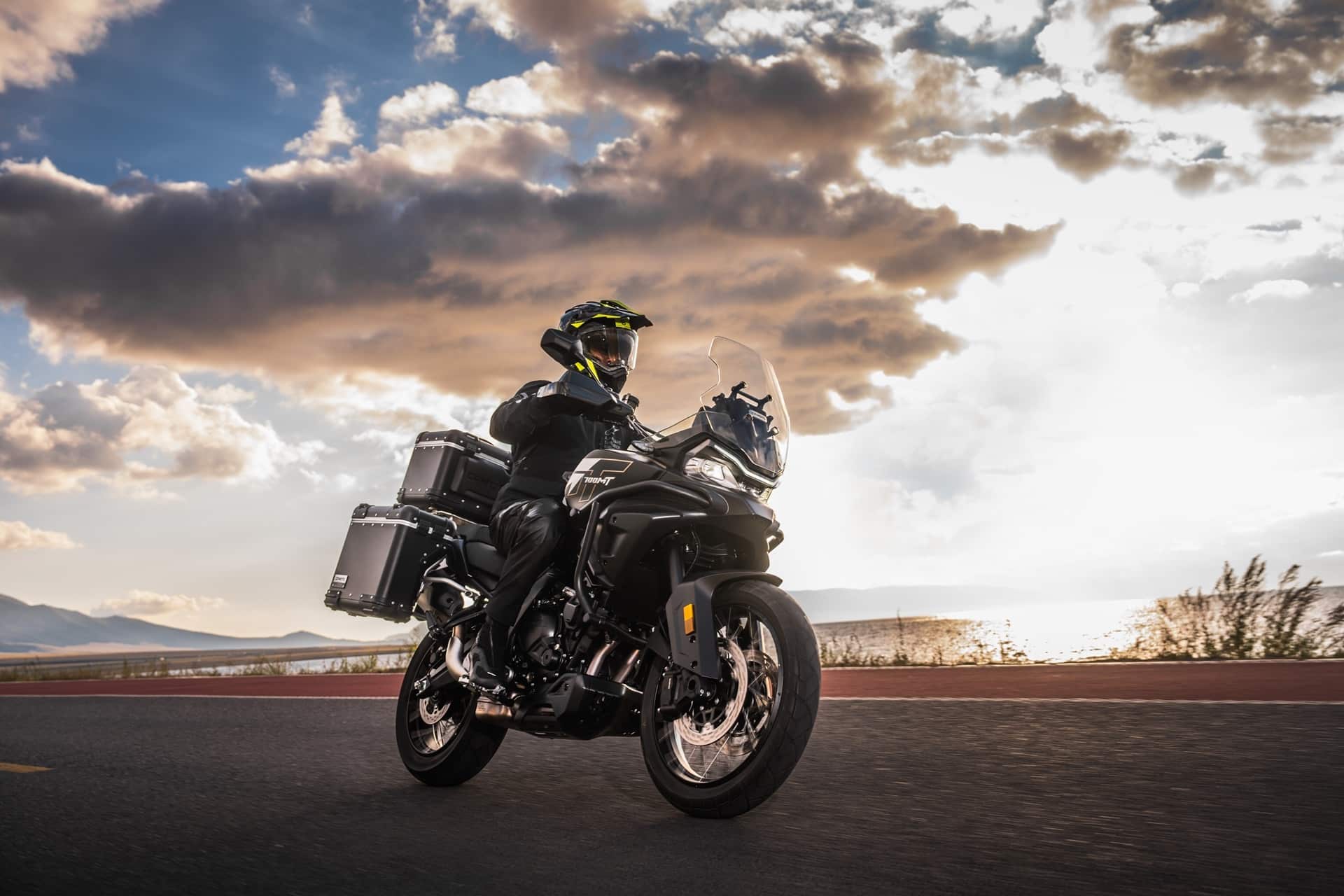CFMoto 700MT 2026