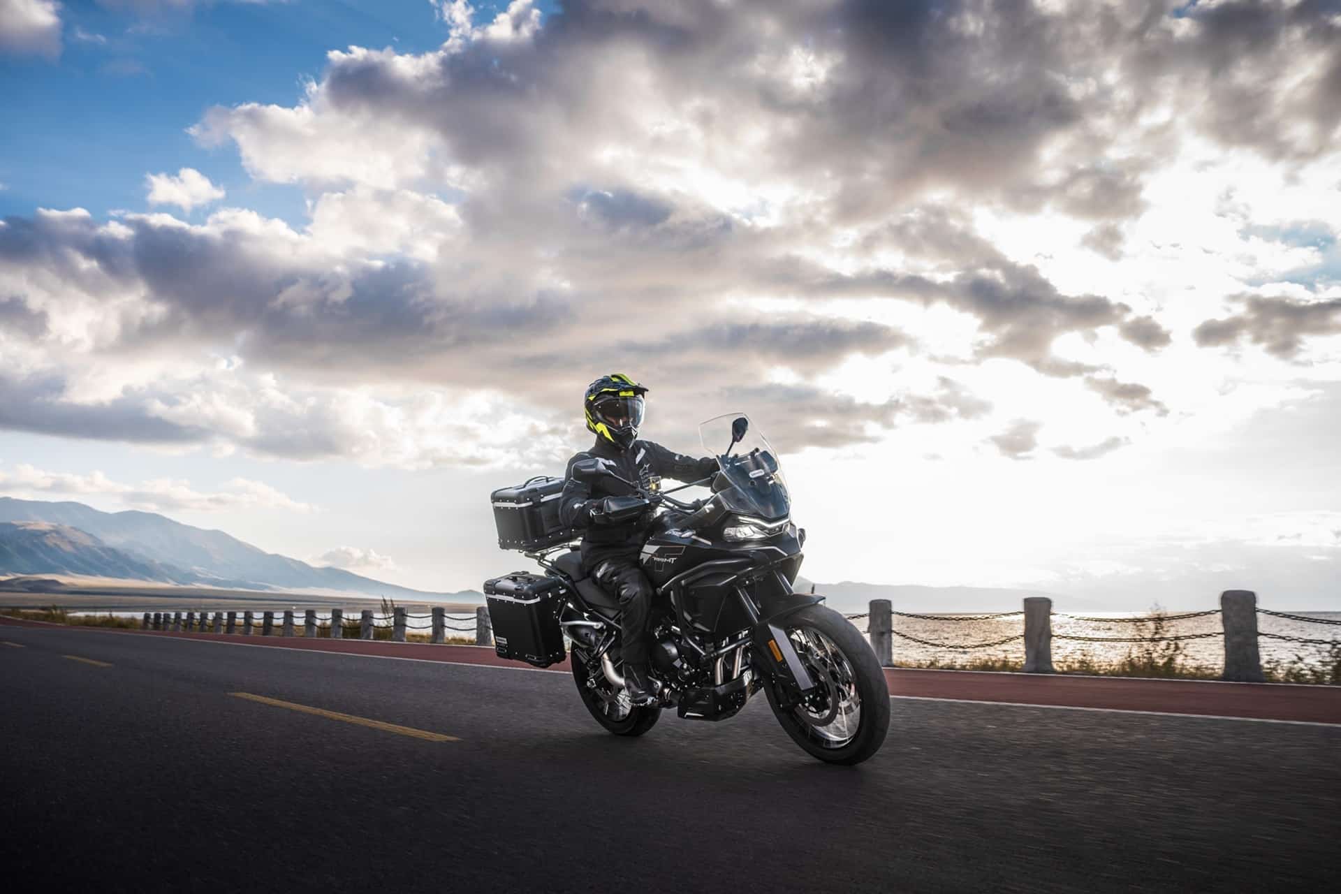CFMoto 700MT 2026