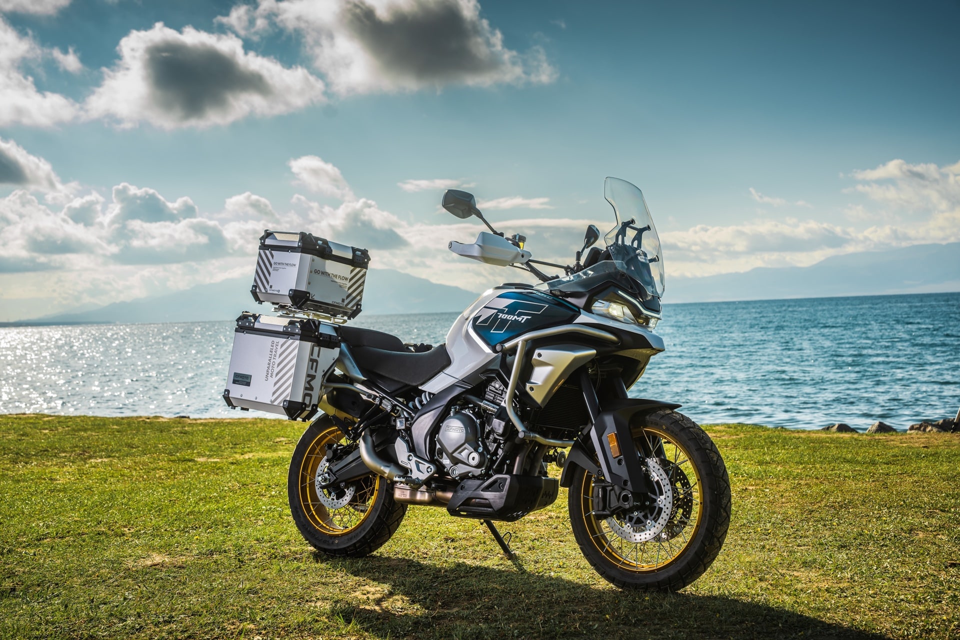 CFMoto 700MT 2026