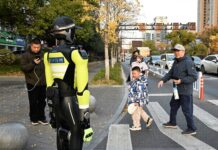 Los guardias de tráfico chinos empiezan a ser sustituidos por robots… No es broma