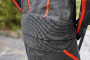 Consejos para escoger un mono de cuero y no quedarte "en cueros"