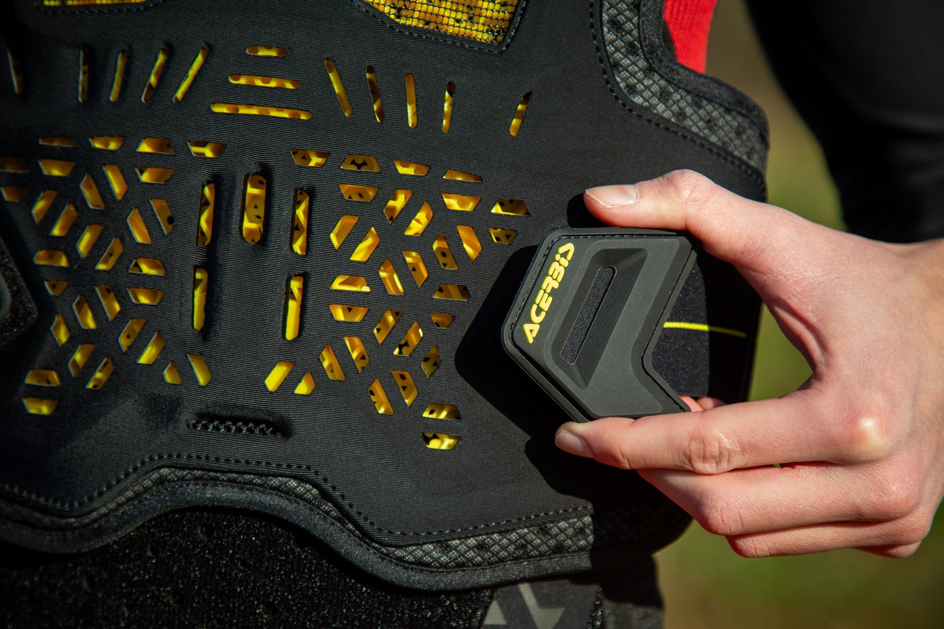 Nuevos Acerbis DNA 2.0 y Plasma 2.0: Seguridad al máximo nivel en el mundo de los protectores Offroad