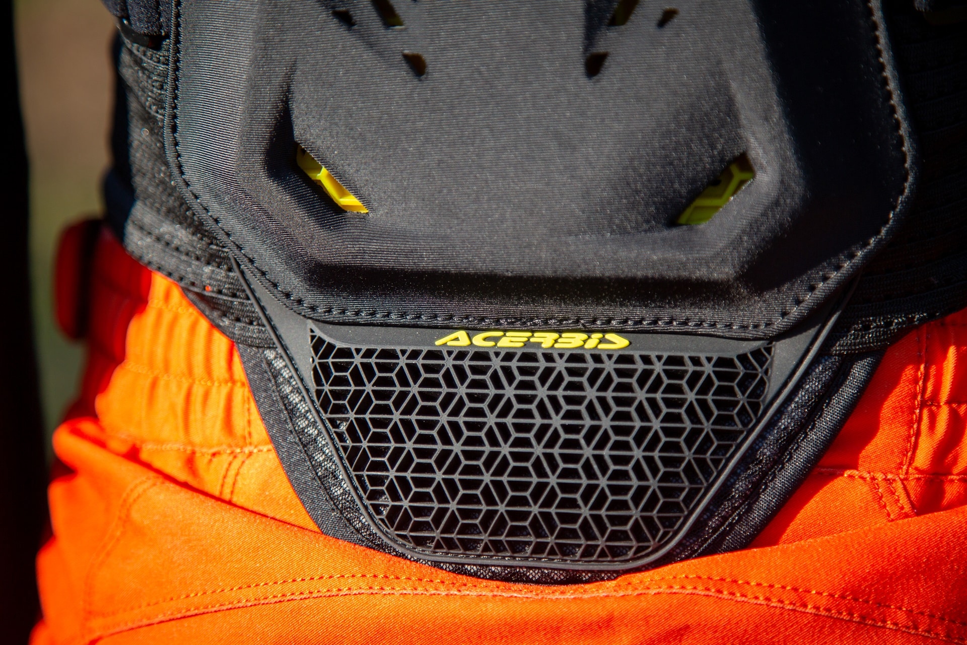 Nuevos Acerbis DNA 2.0 y Plasma 2.0: Seguridad al máximo nivel en el mundo de los protectores Offroad