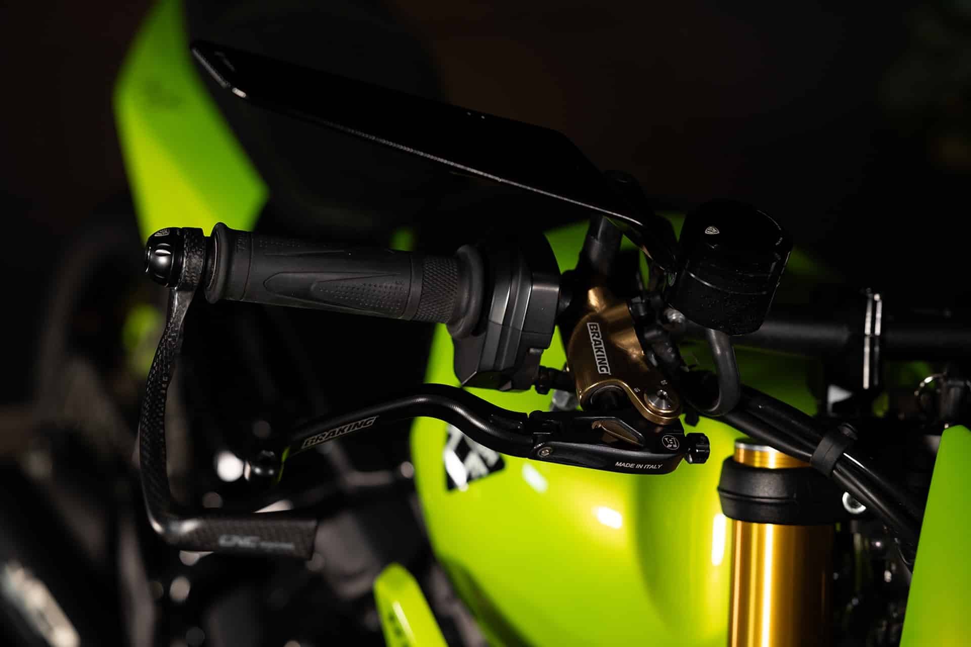 A subasta la Triumph Viper 400 creada en 2024 por el especialista italiano Noisy-Style