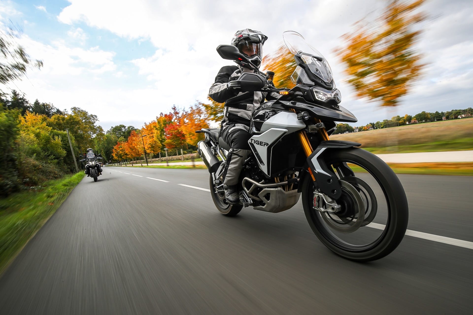 Colección otoño/invierno RST 2025: Combate el frío en moto de manera eficiente