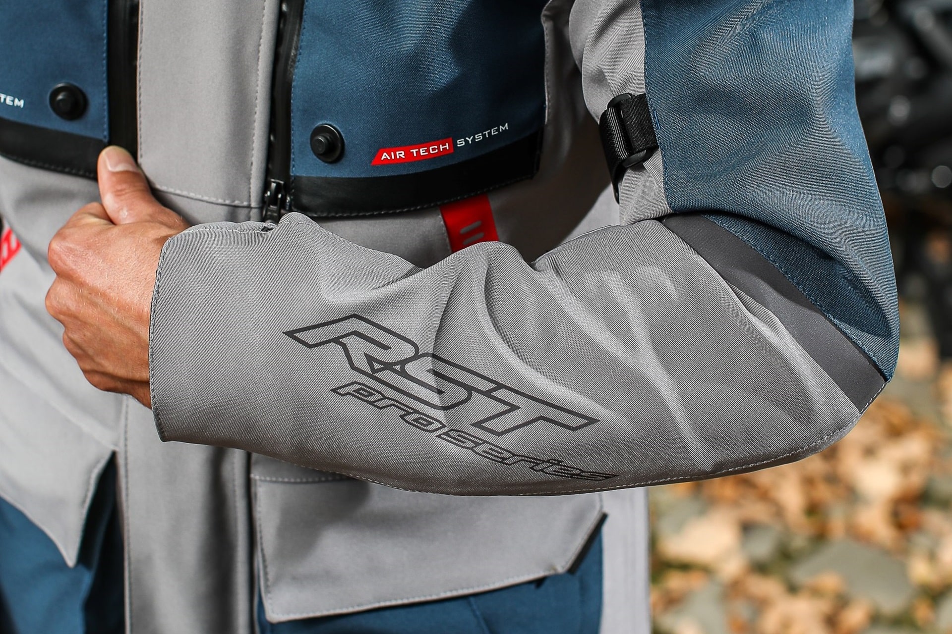 Colección otoño/invierno RST 2025: Combate el frío en moto de manera eficiente