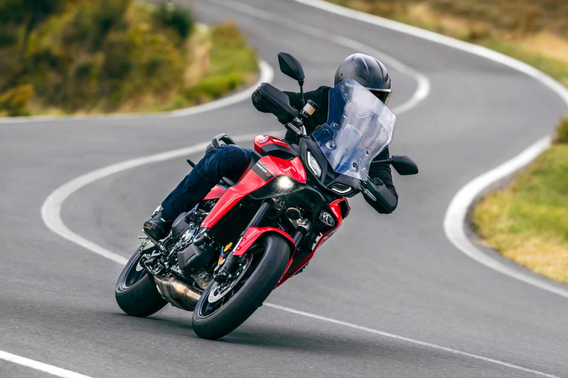 Todas las motos automáticas para el carnet A que puedes comprar en 2025 - Yamaha Tracer 9
