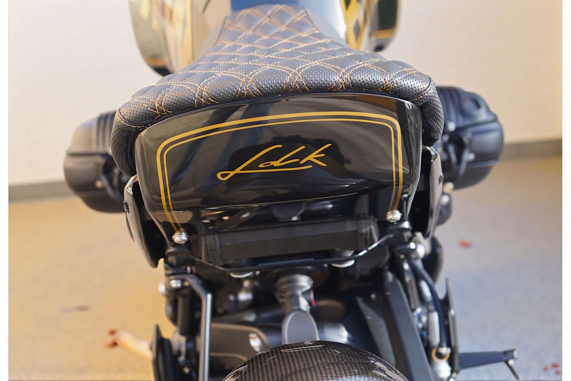 BMW R12 Nine T “JPS”: Legado histórico inconfundible al servicio del estilo Neoracer de LDK