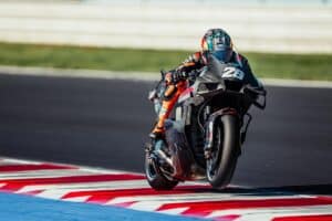 KTM va en serio para 2027: su MotoGP de 850 ya ha rodado