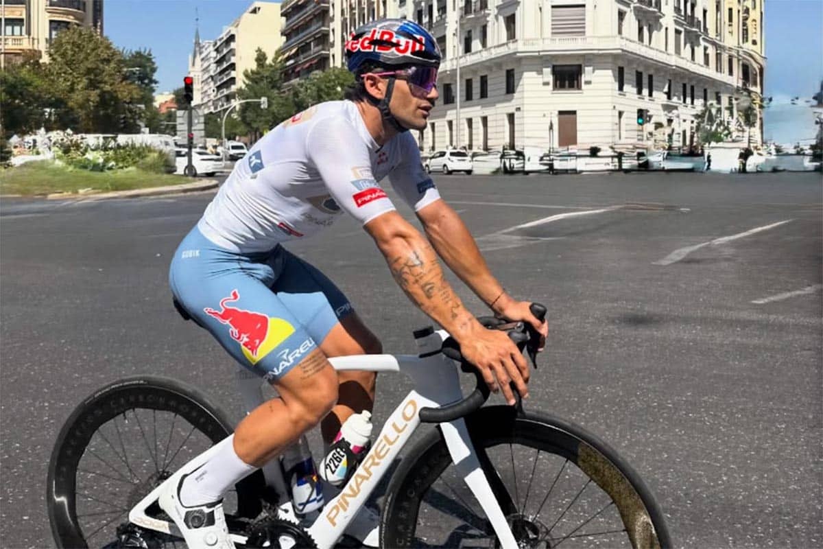 La bicicleta forma parte de la preparación del madrileño dentro y fuera de los circuitos