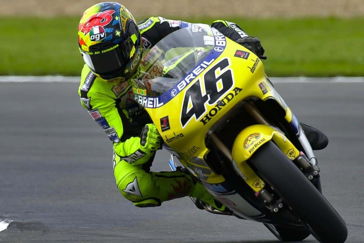 Tras ganar en 1997 en 125 y en 250 en 1999 saltó a 500 para el 2000