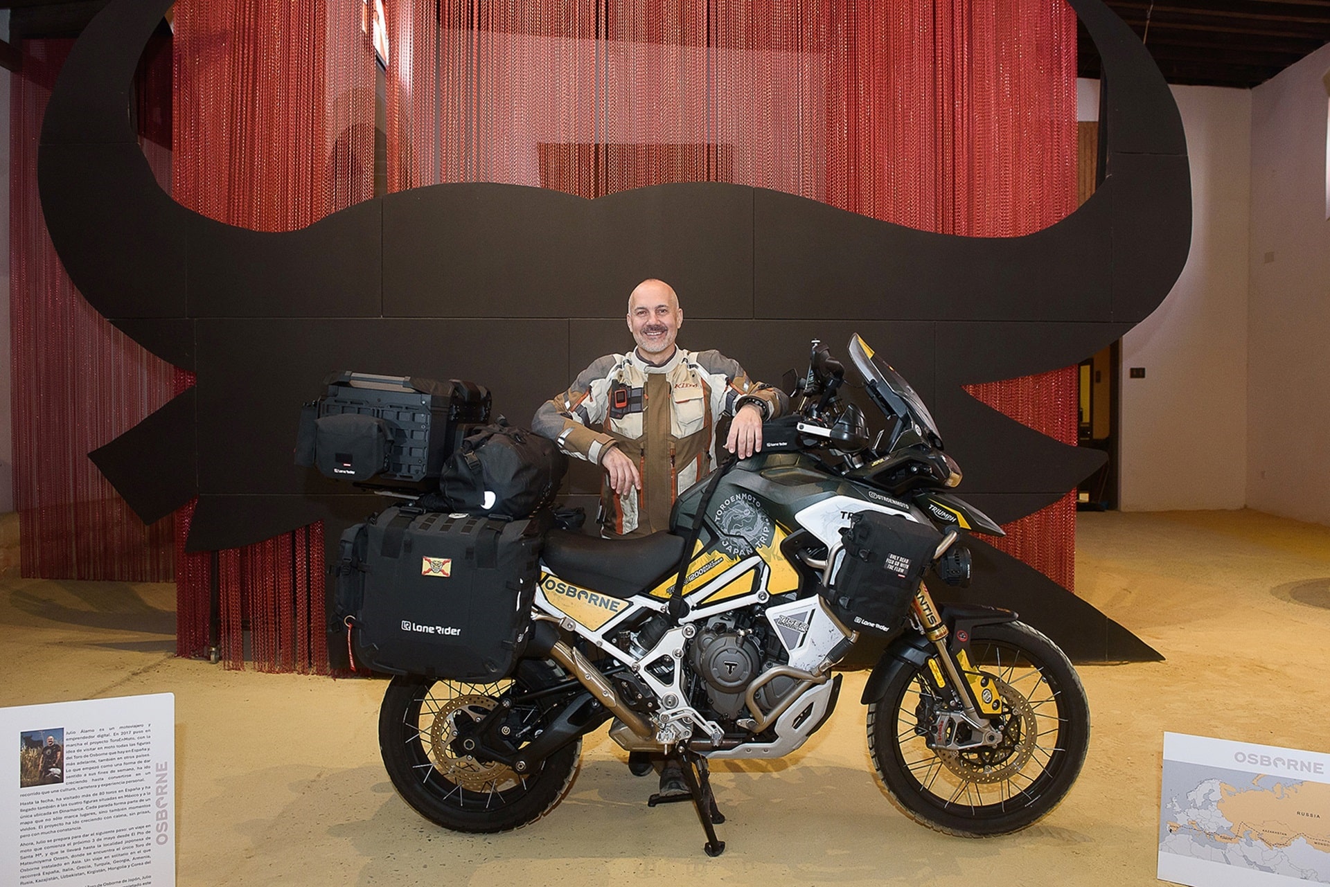 Julio Álamo se da “un paseo intercontinental” a lomos de su Triumph Tiger 1200