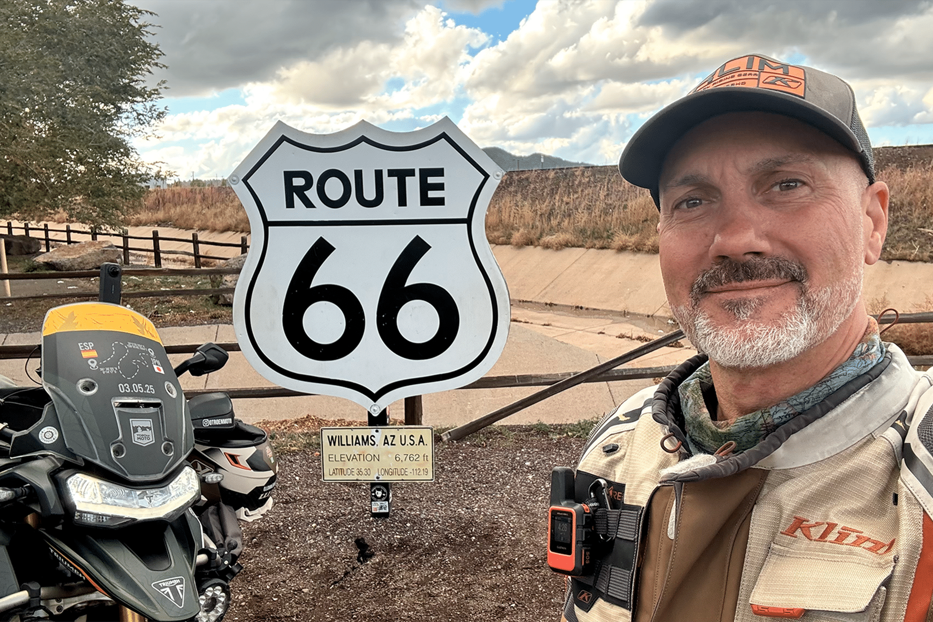 Julio Álamo se da “un paseo intercontinental” a lomos de su Triumph Tiger 1200