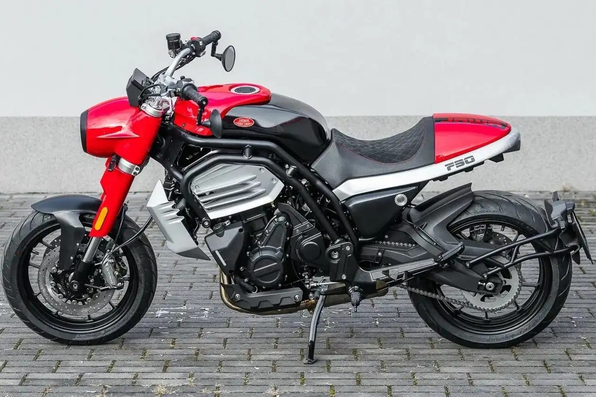 Jawa 730 Twin: Café Racer retro checa de raíces chinas