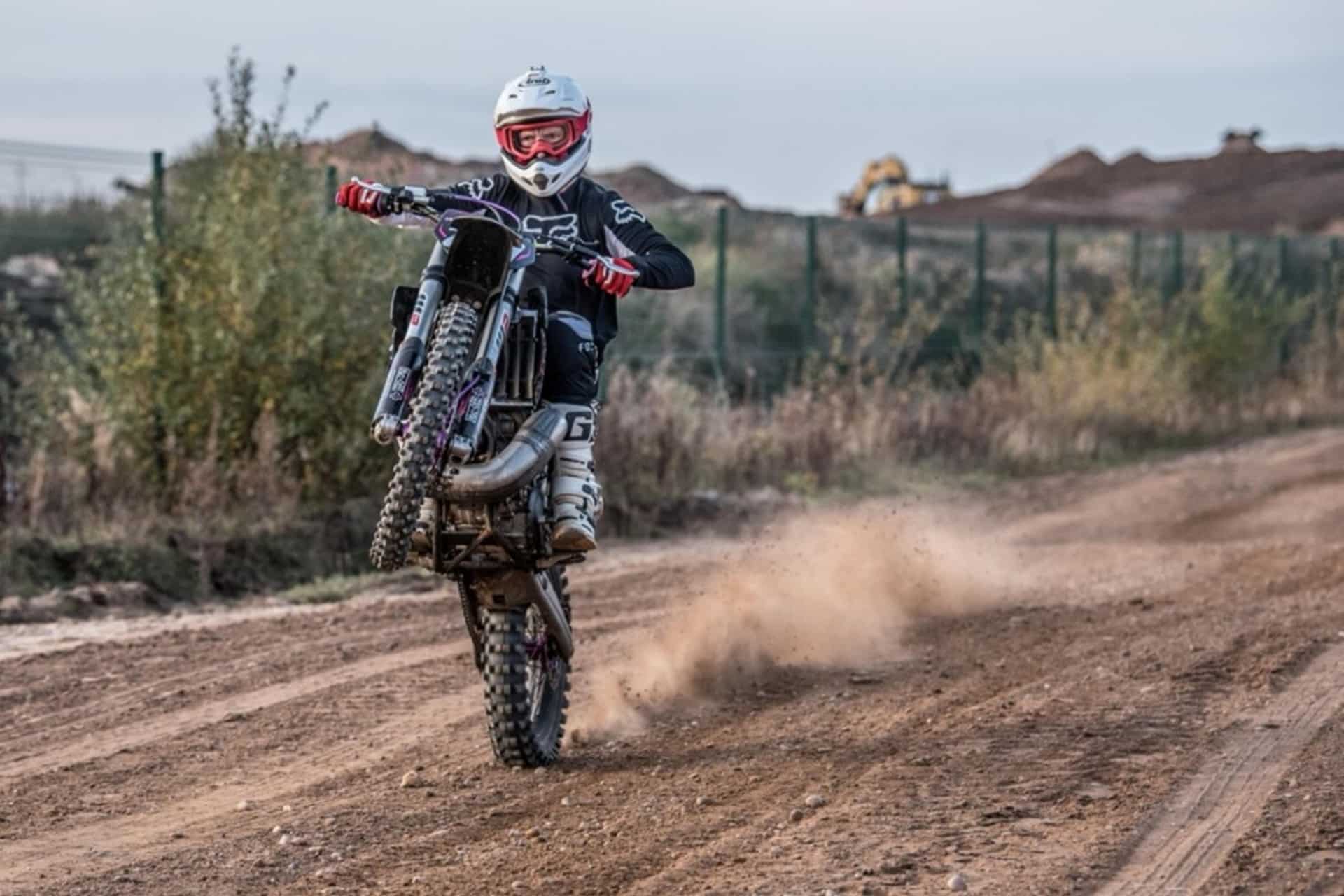 Megalodon 700: Una verdadera “ida de olla” en forma de MX 2T con más de 80 CV de potencia