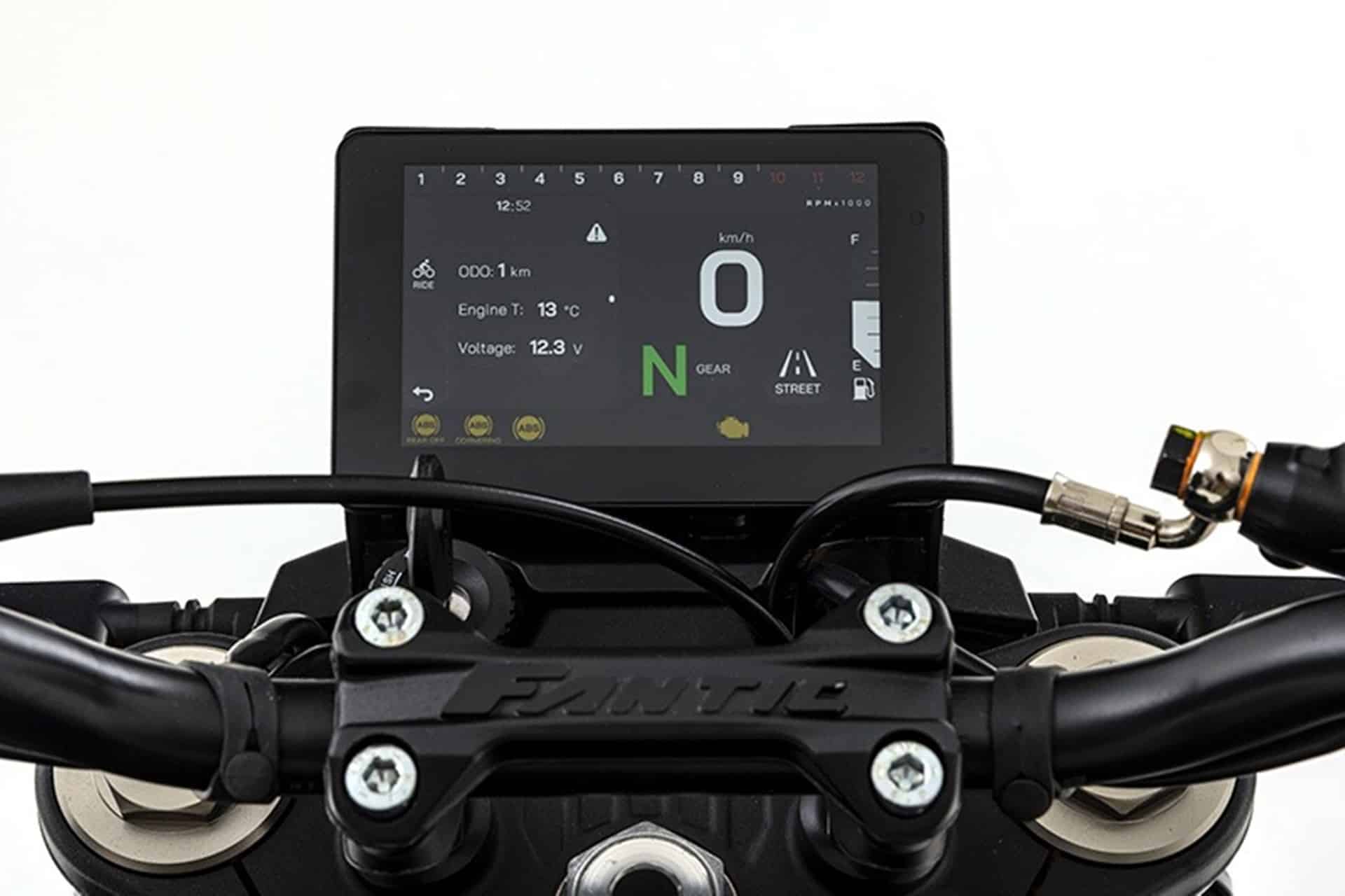 Fantic Stealth 500: Máxima deportividad en el segmento naked del A2
