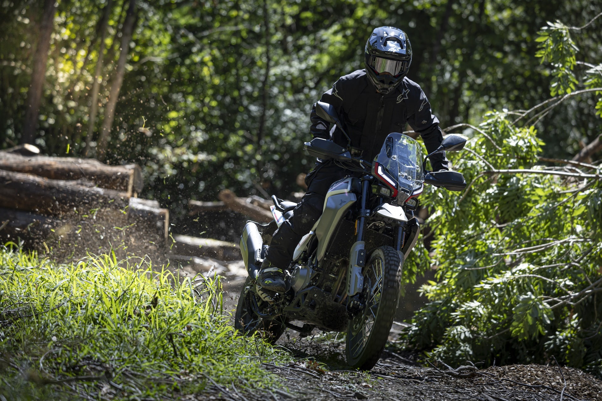 Moto Morini anuncia la apertura de pre-reservas de la nueva X-Cape 1200 y Alltrhike 450