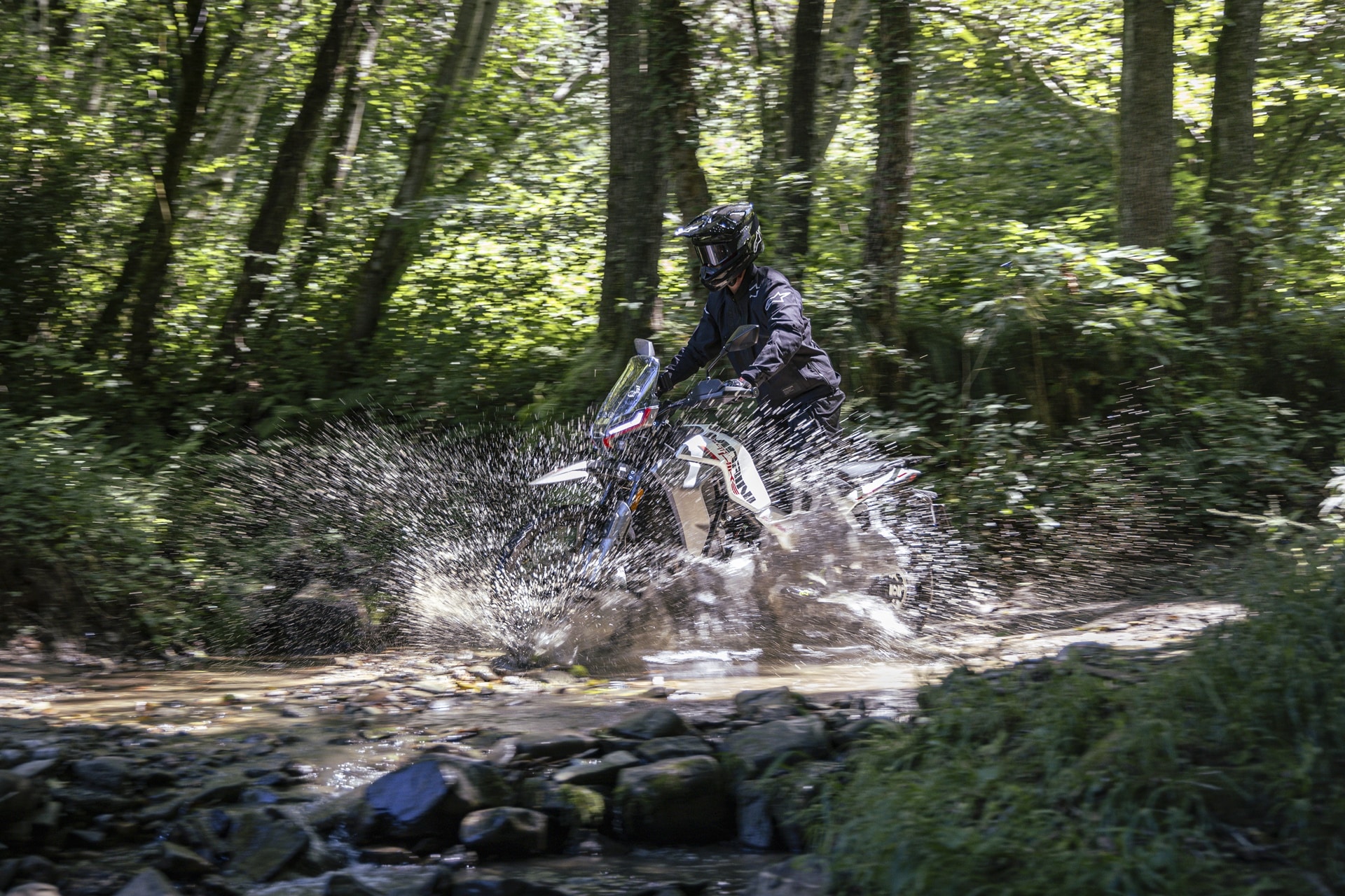 Moto Morini anuncia la apertura de pre-reservas de la nueva X-Cape 1200 y Alltrhike 450
