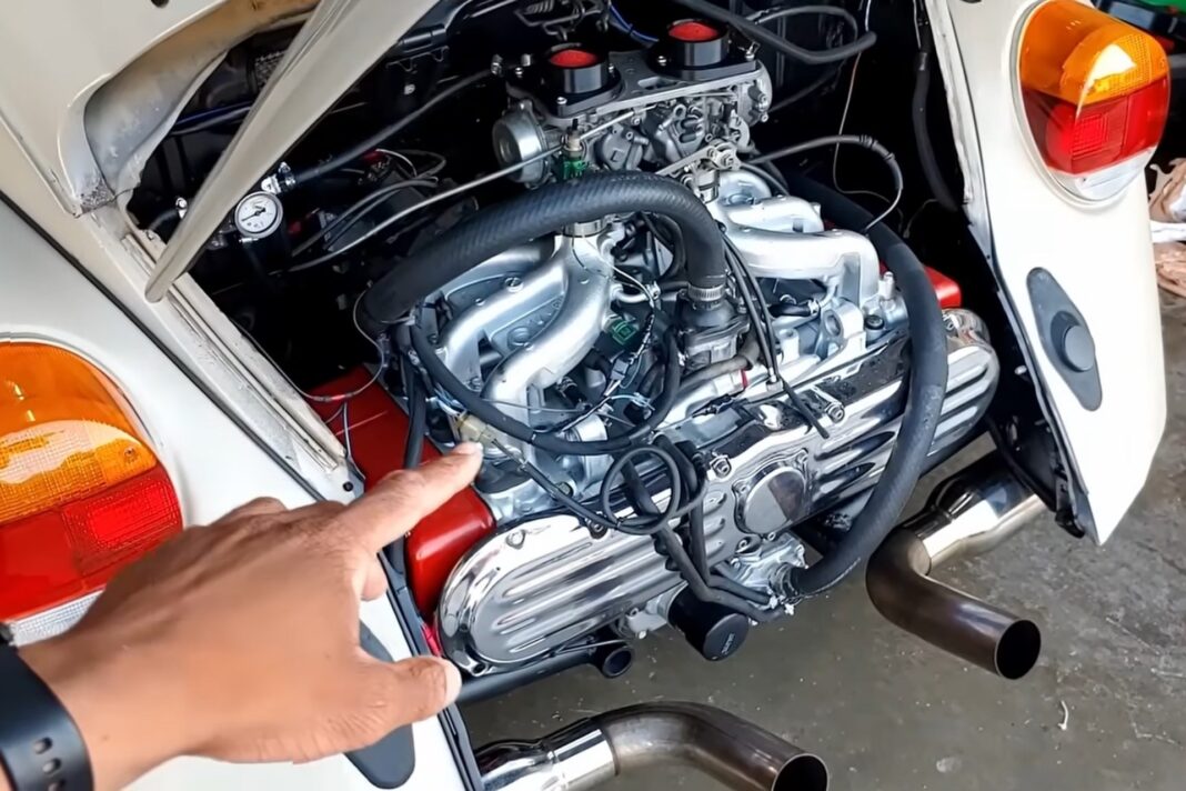 Motor Honda Gold Wing a un VW Escarabajo
