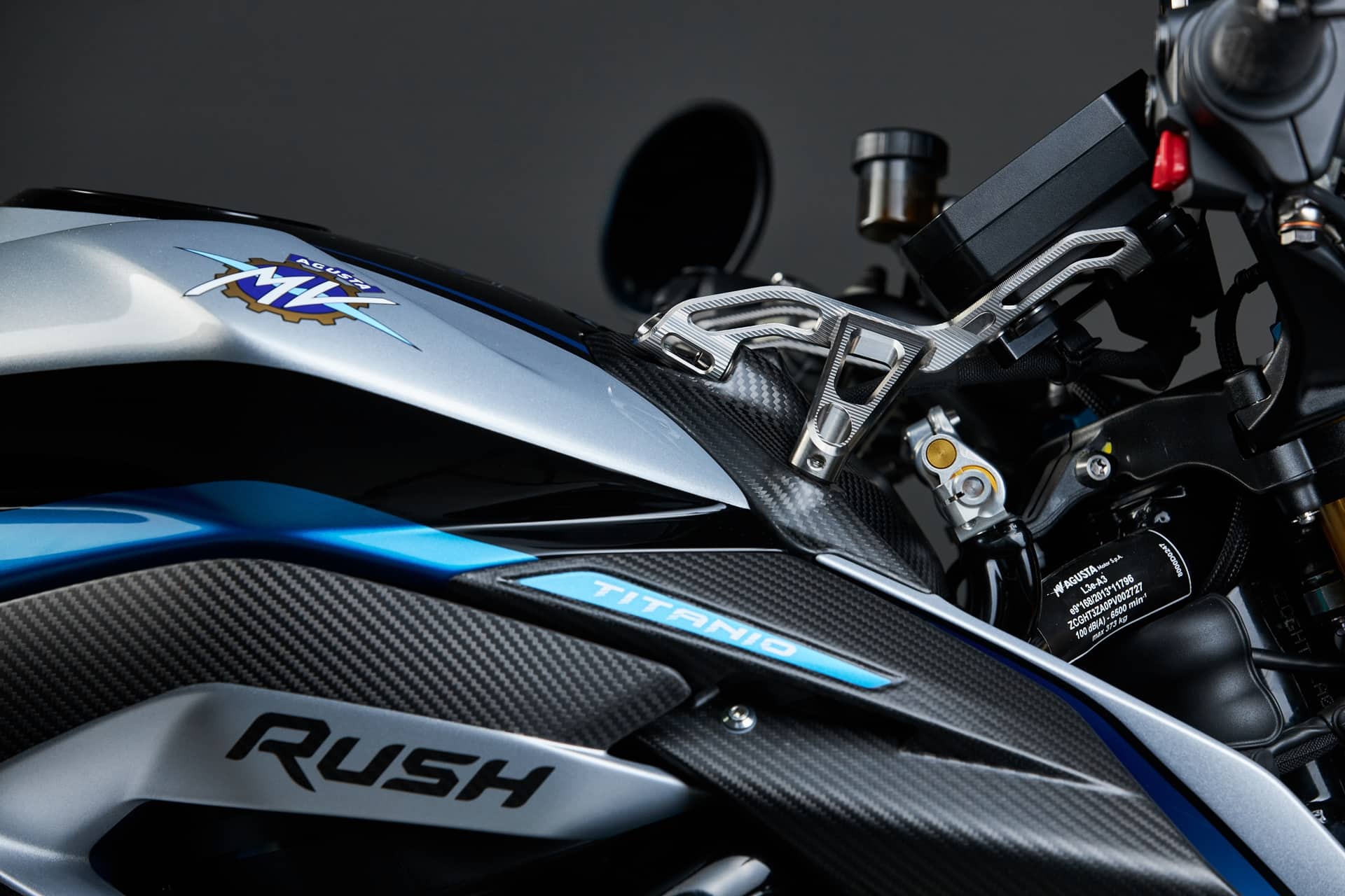 MV Agusta Rush Titanio: Ingeniería de precisión en su máxima expresión
