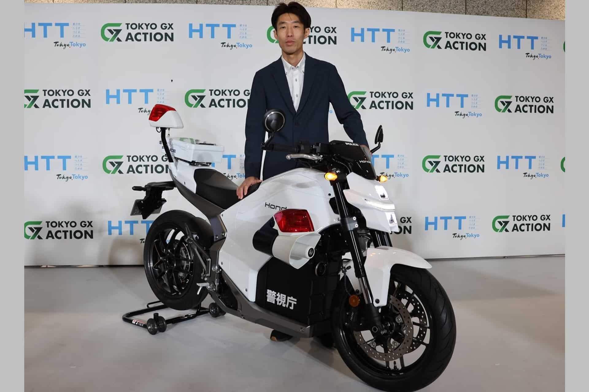 La nueva Honda WN7 ha debutado como moto policial durante la celebración del Hakone Ekiden 2026