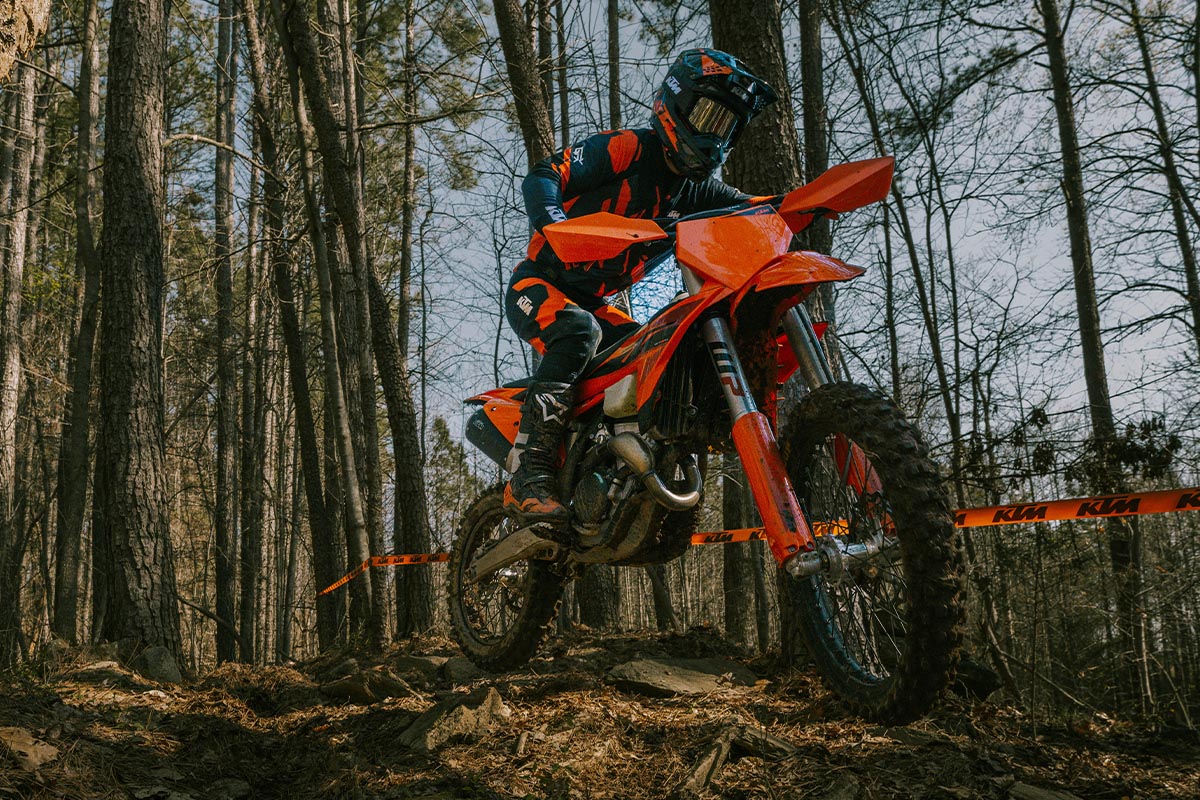 La KTM XC-F 250 es una versión preparada para las cronos de enduro