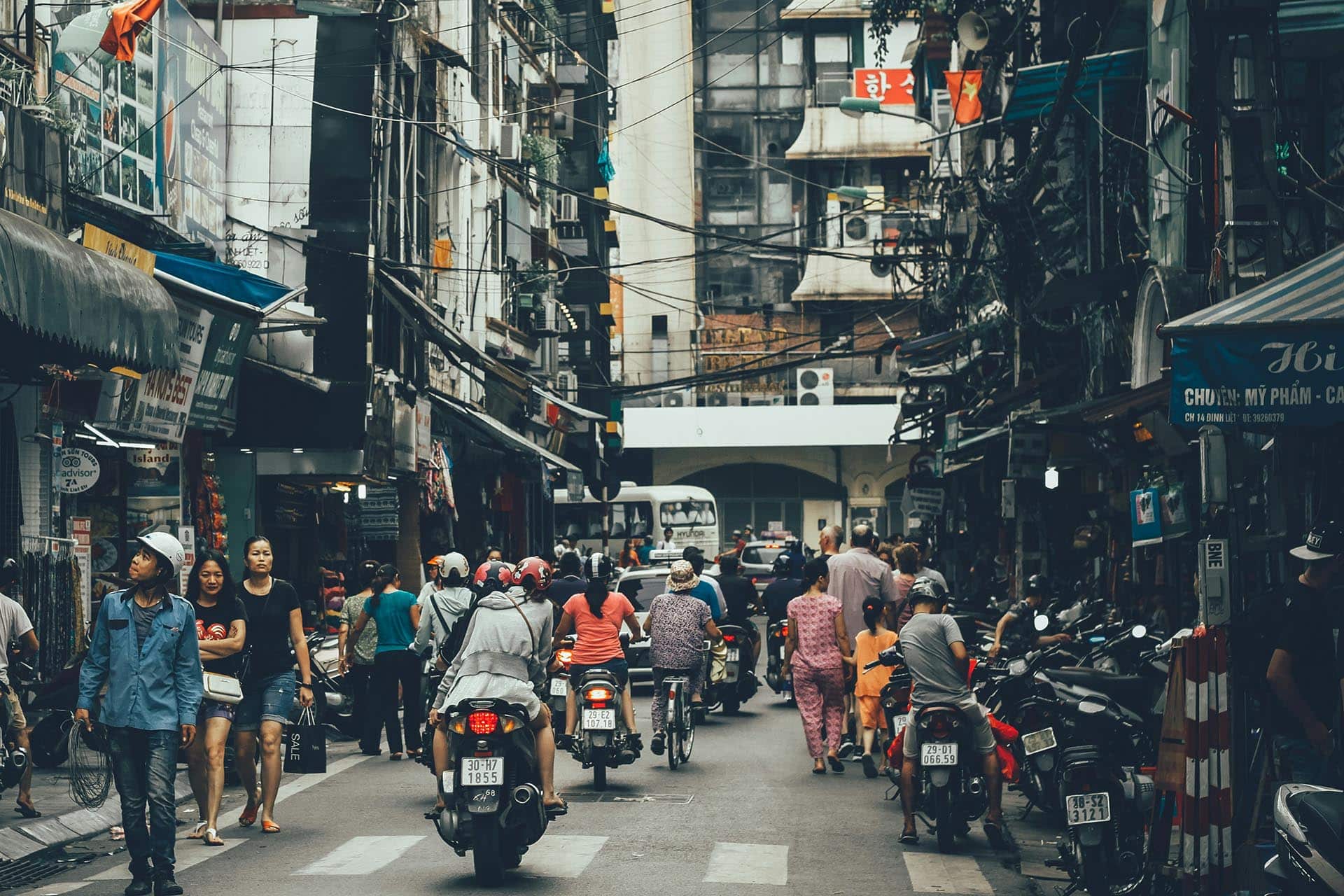 Las motos son un medio de transporte eficiente, pero si se masifican también suponen un problema