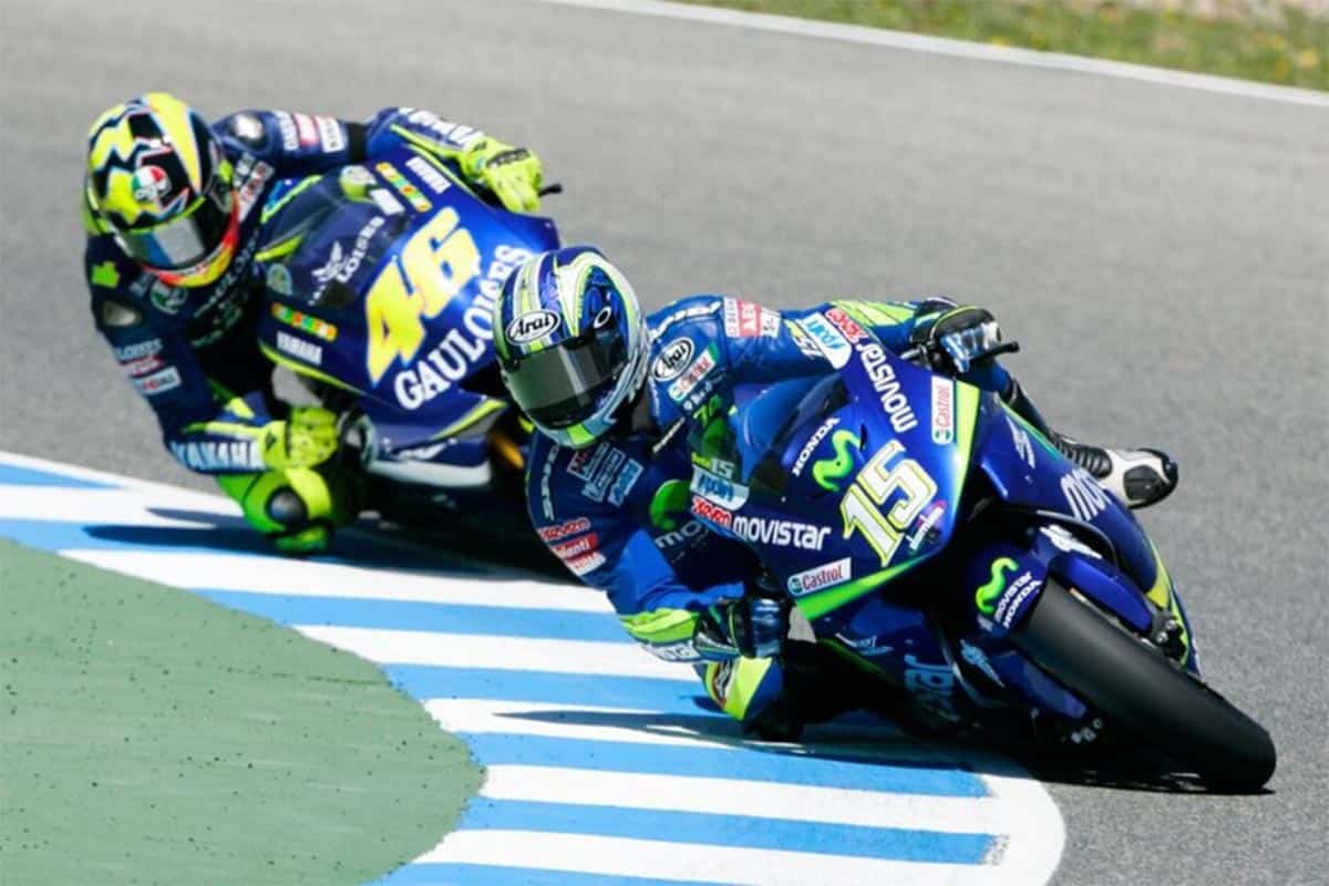 Gibernau jugó sus mejores cartas, Rossi falló, pero no lo aceptó y fue al toque