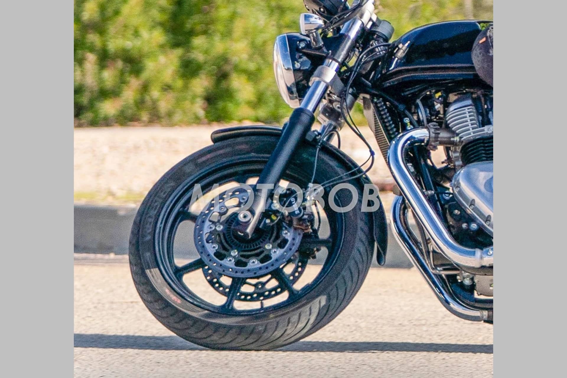 La futura Continental GT 750 reaparece en forma de mula de pruebas