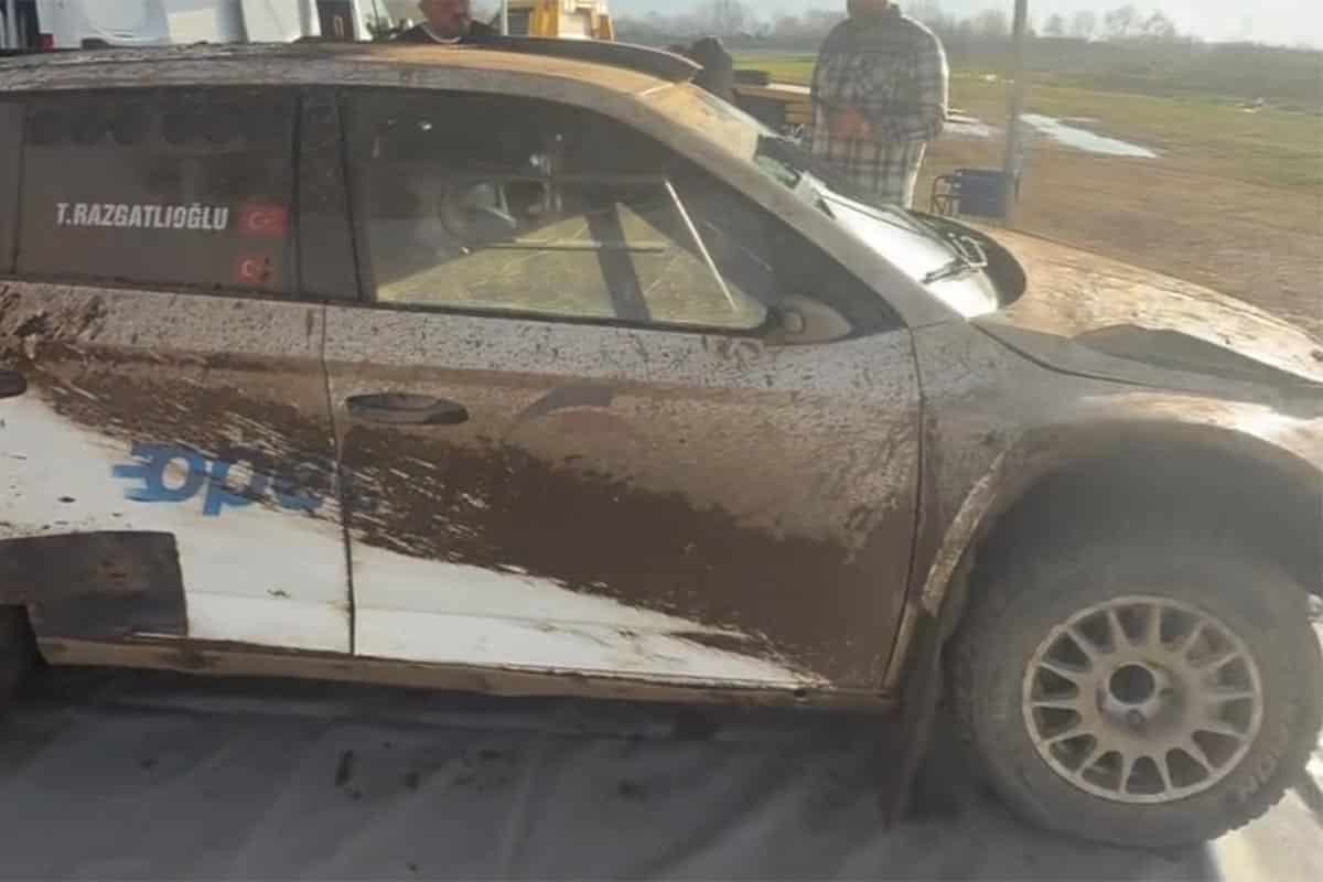 El coche es de la segunda categoría del WRC