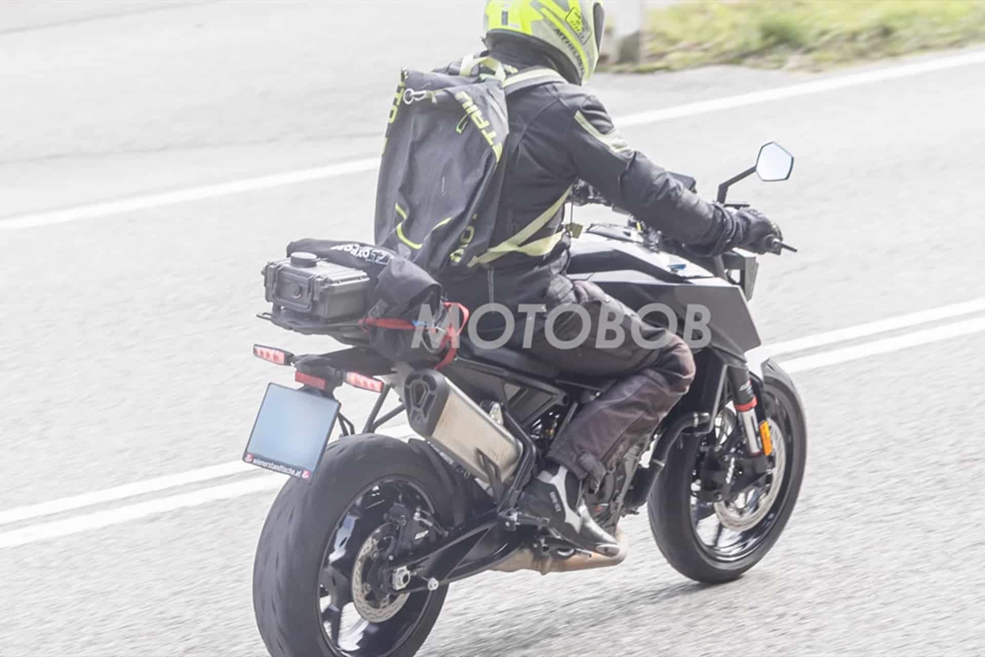 La KTM 790 Duke 2026 realiza nuevos test de pruebas mostrándonos una imagen muy cercana a la del modelo de producción