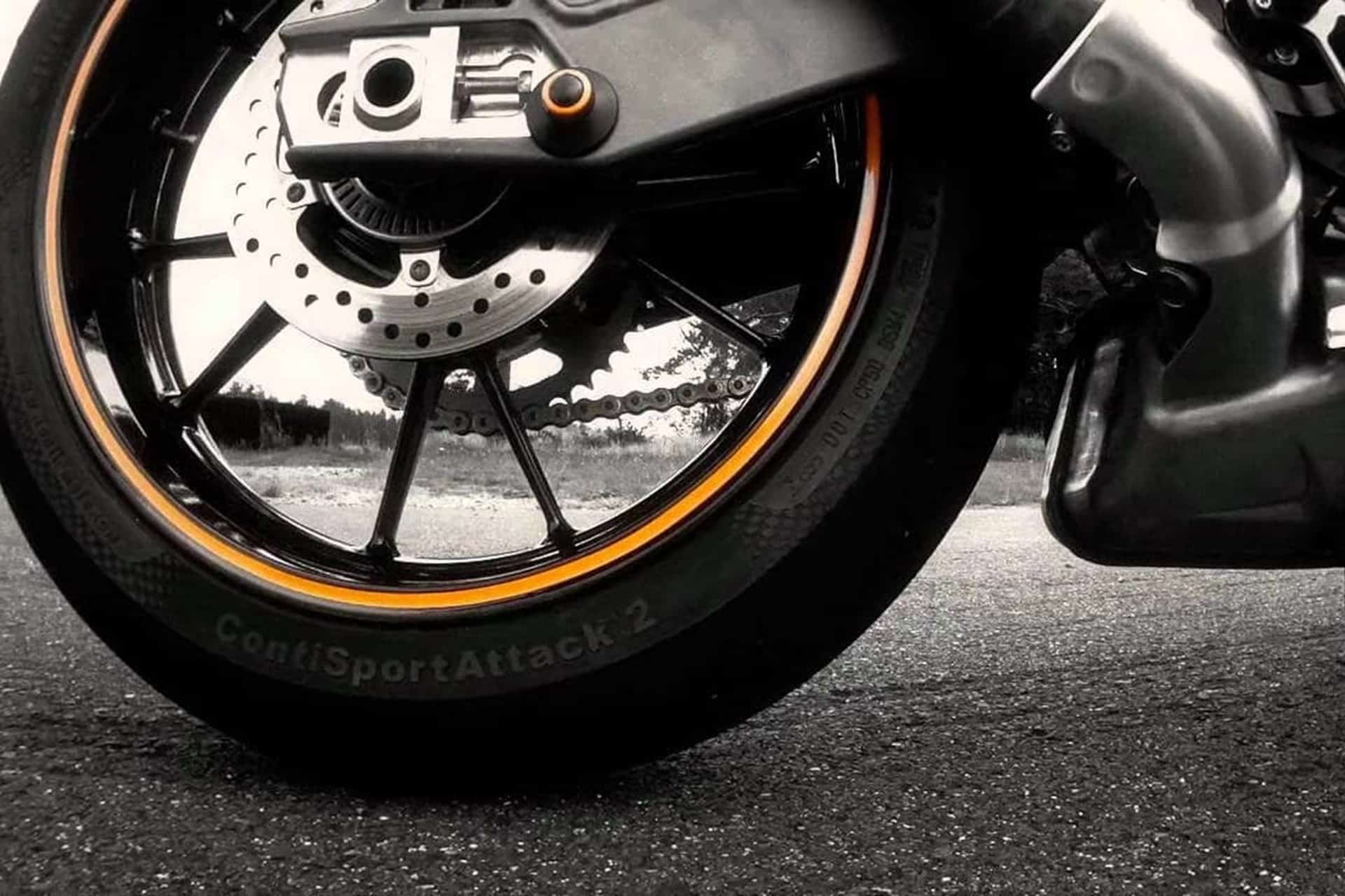 ContiSportAttack 2: Enfoque equilibrado para la conducción deportiva en carretera