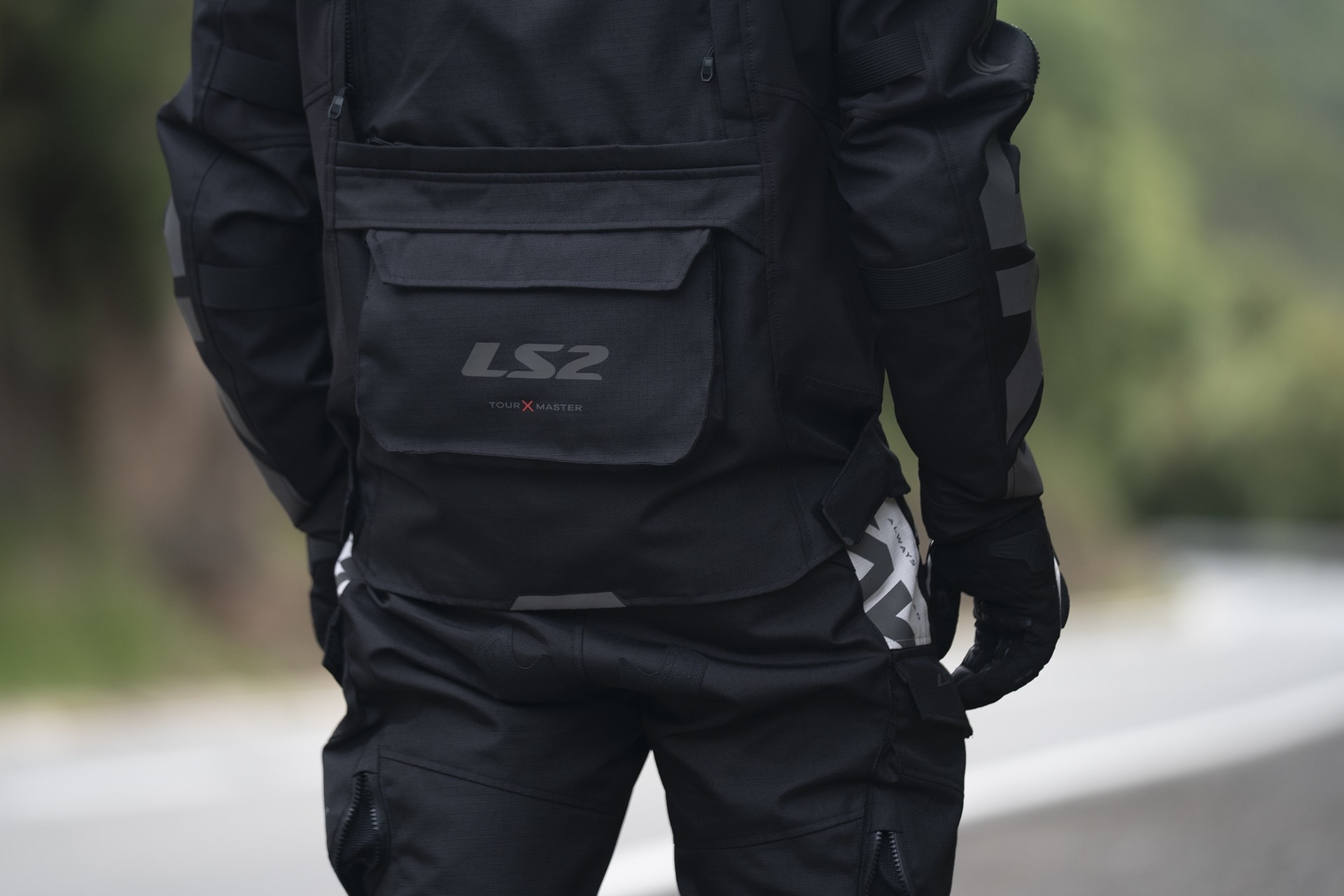 LS2 amplía su colección Adventure con el conjunto X-Master