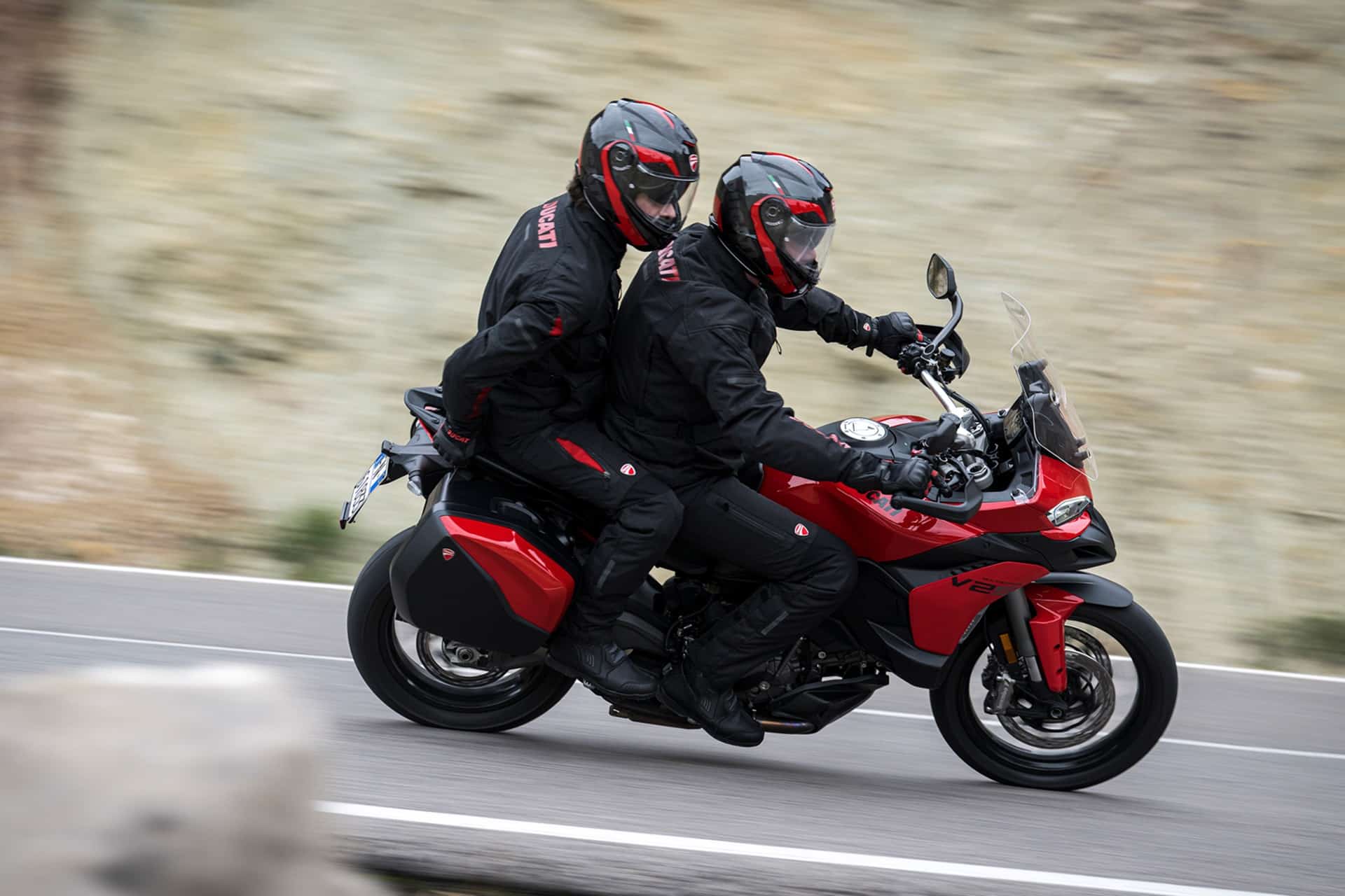 Jason Chinnock CEO de Ducati USA, lo tiene claro: “Las motos son para pilotarlas”