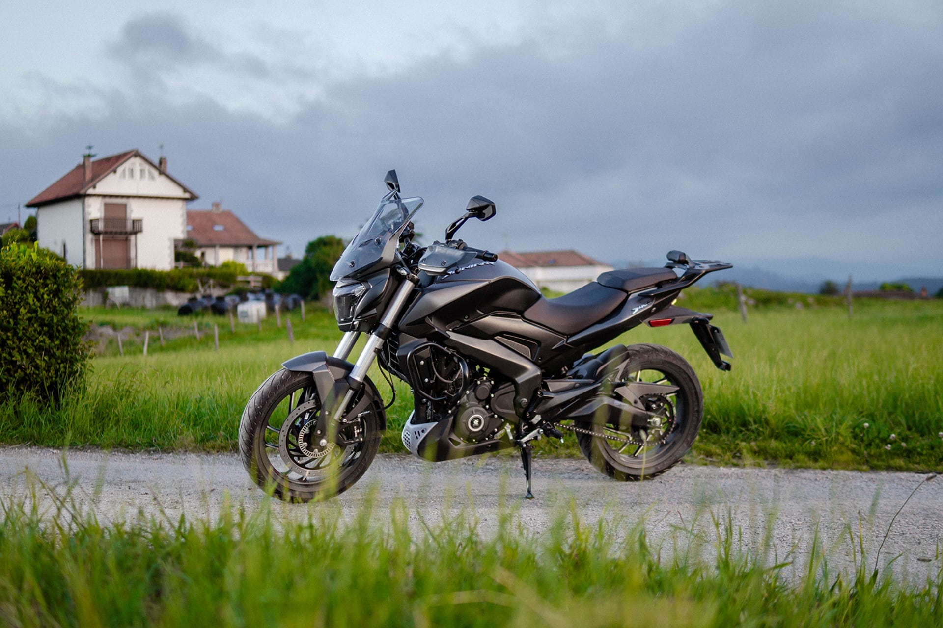 Dominar 400: la sport‑tourer ideal para aquellos que retoman la moto en 2026