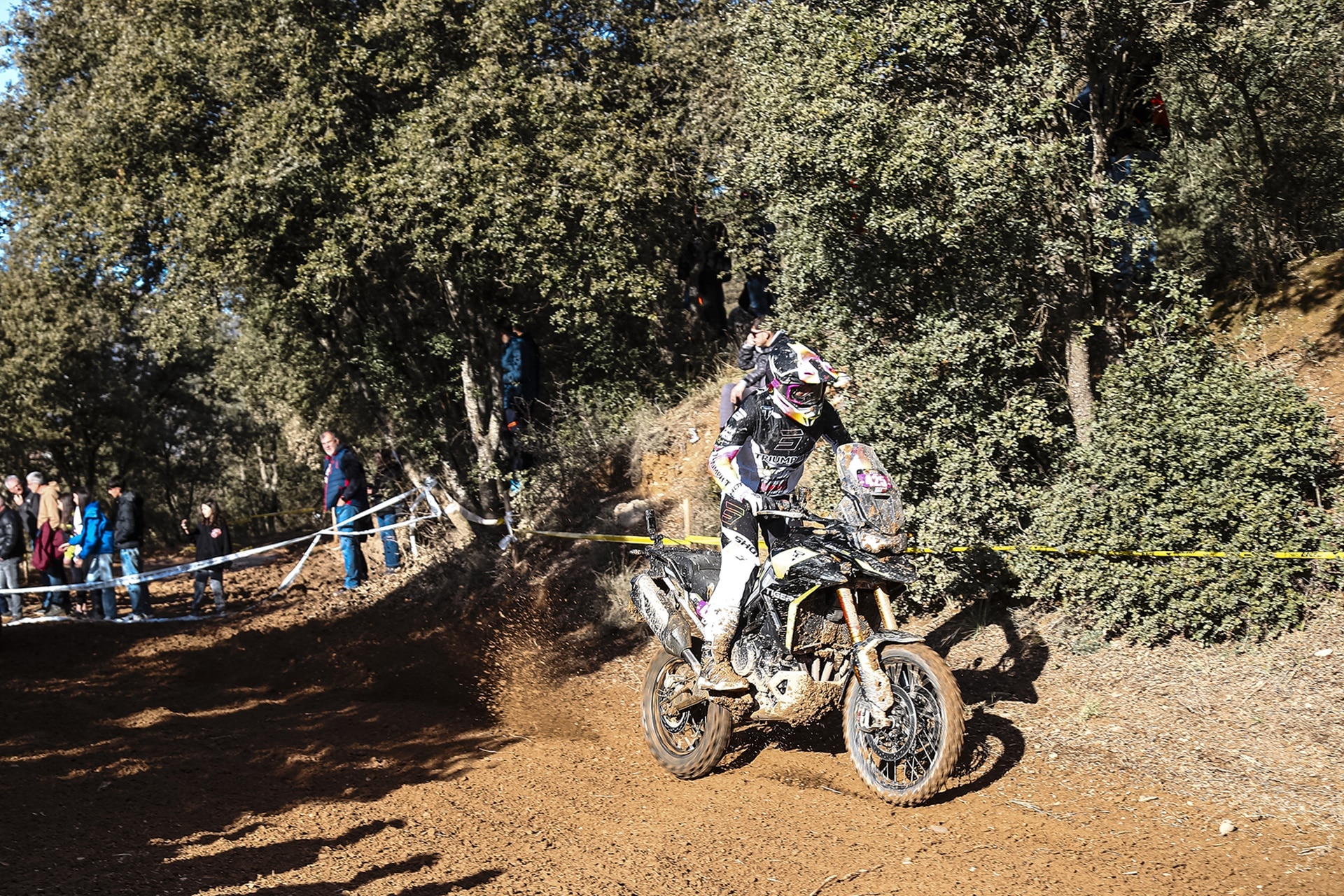 Triumph reafirma su relevancia en el mundo Off-road tras su paso por la Bassella Race 2026
