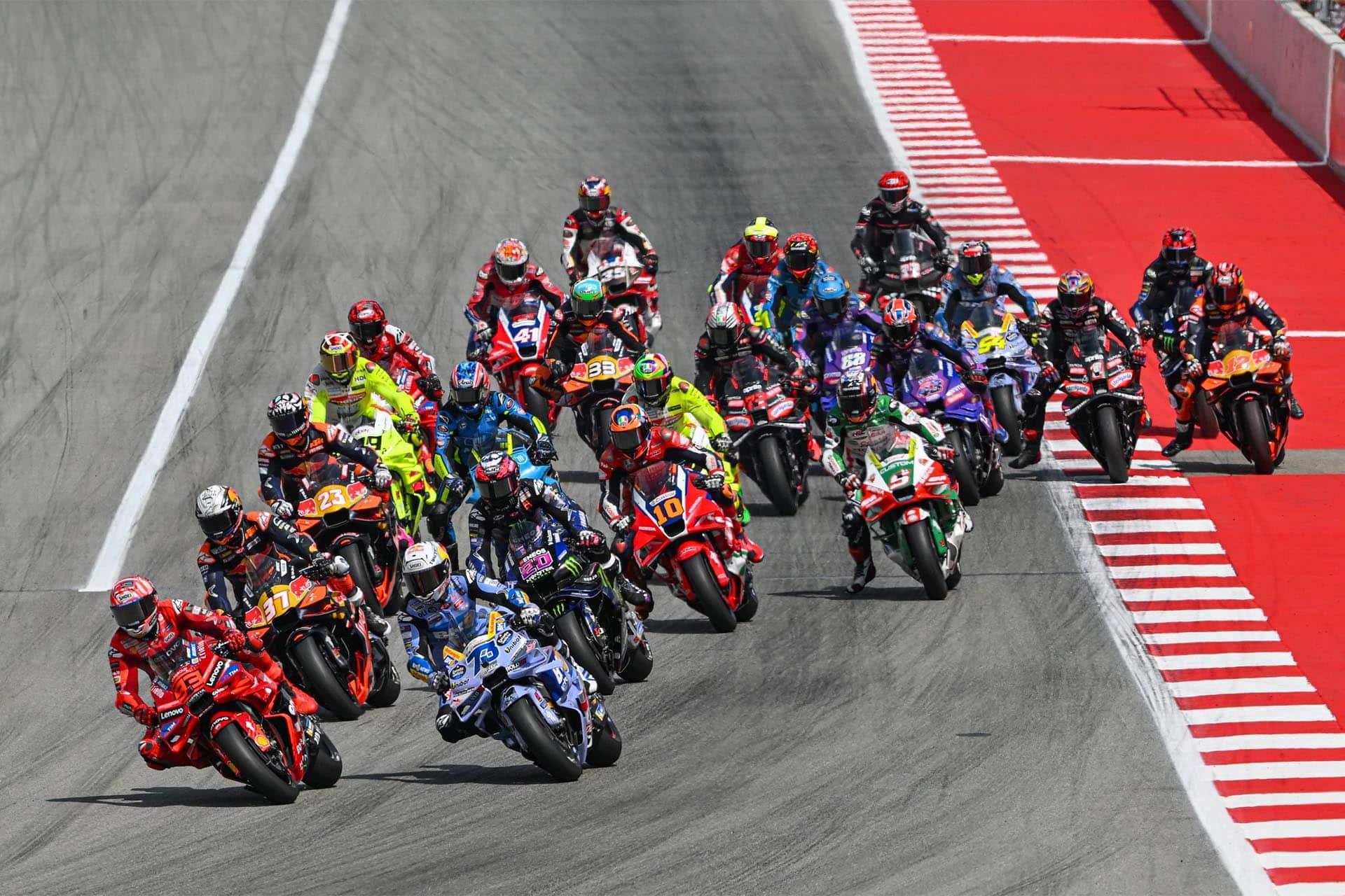 Solamente en contadas ocasiones Marc se pone al frente al inicio de la carrera