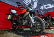 QJMotor toma protagonismo en la Bassella Race 2026 a través de su stand en la zona comercial del evento