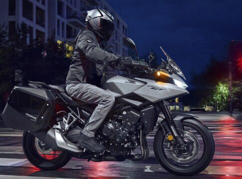 Arai presenta los nuevos diseños Flight y Peak en su gama Quantic 2026